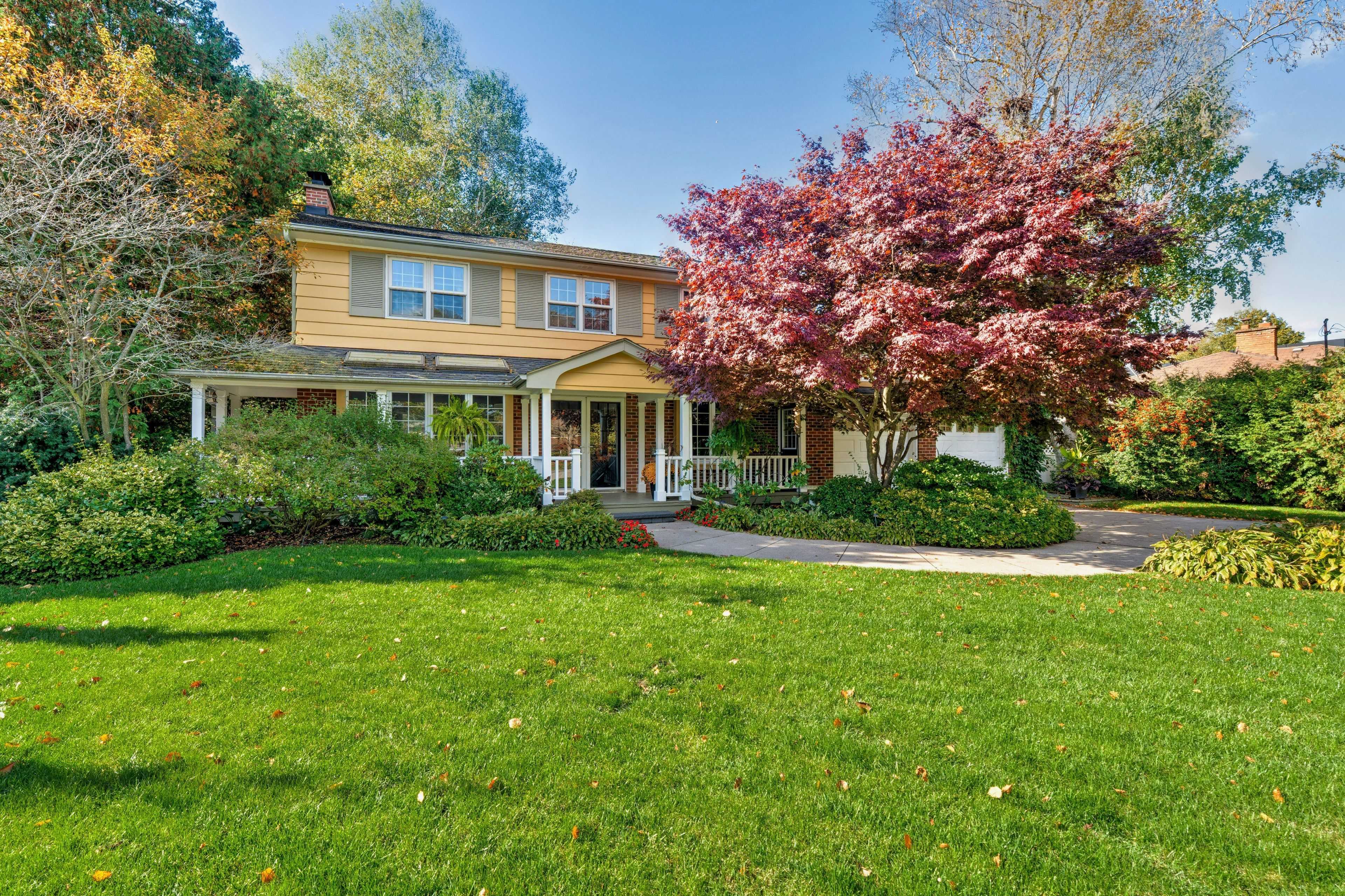 Oakville, ON L6K 2J7,132 Sparling CT