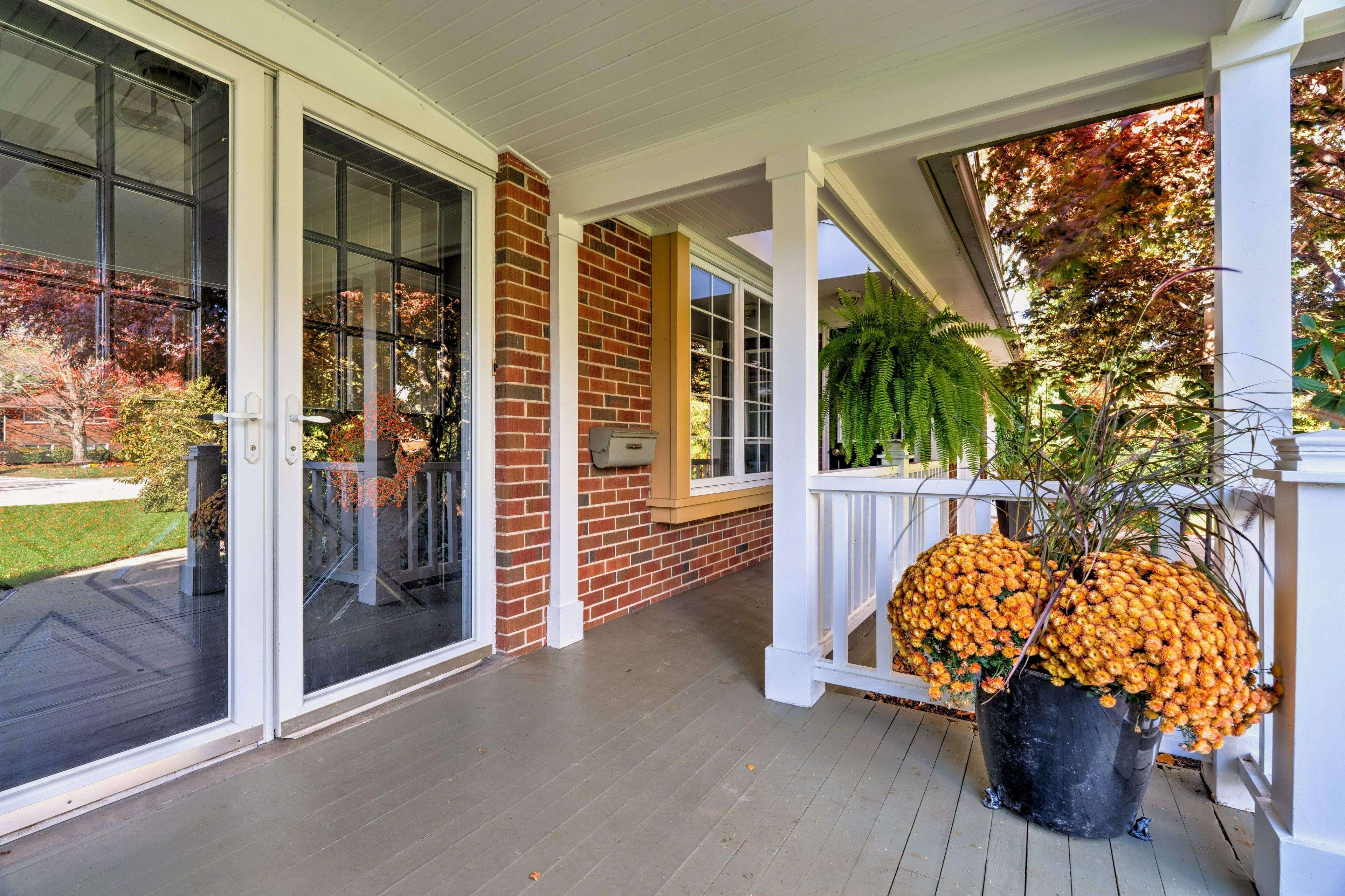 Oakville, ON L6K 2J7,132 Sparling CT