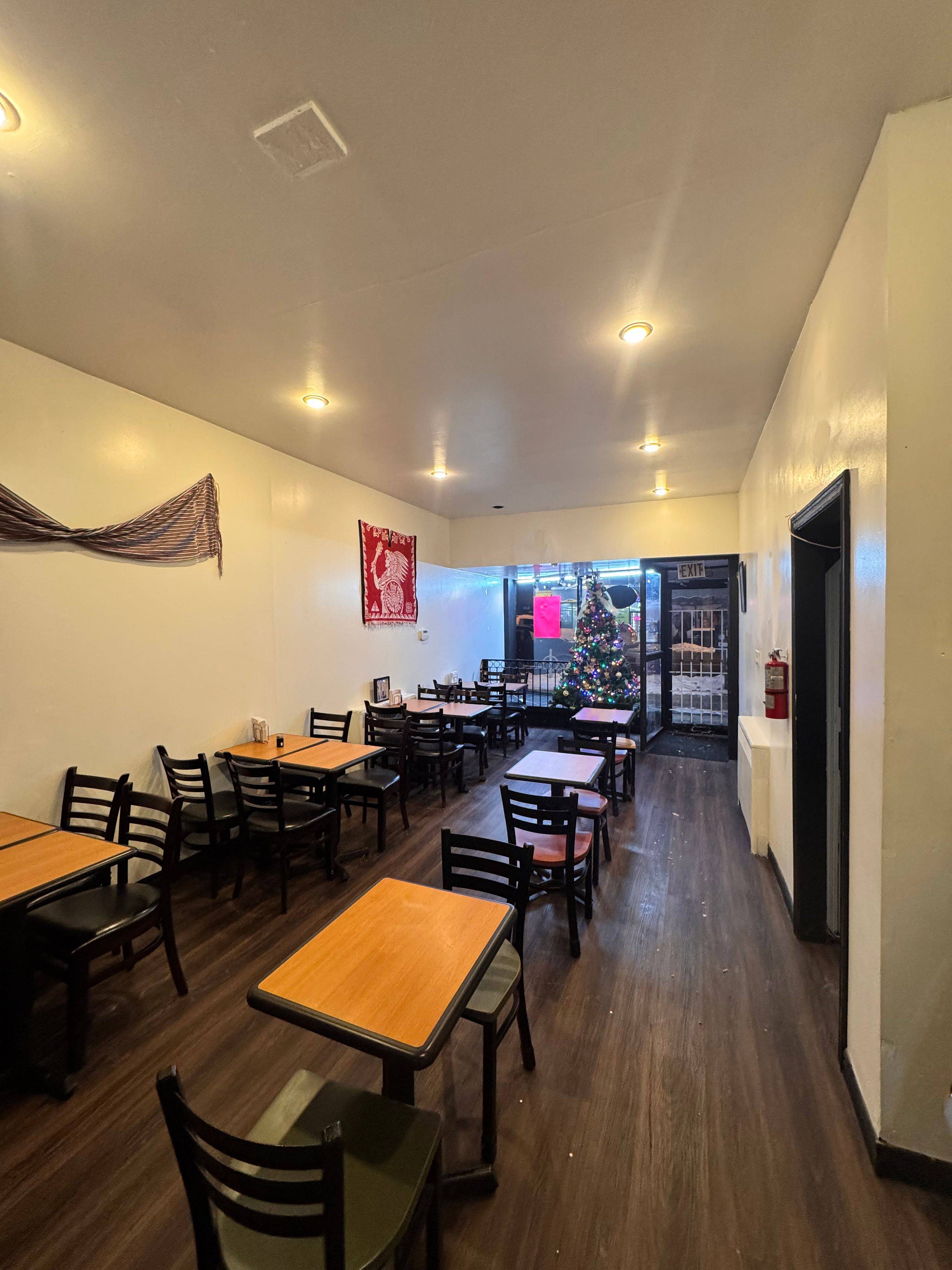 Toronto W04, ON M6E 2G8,1550 Eglinton AVE W