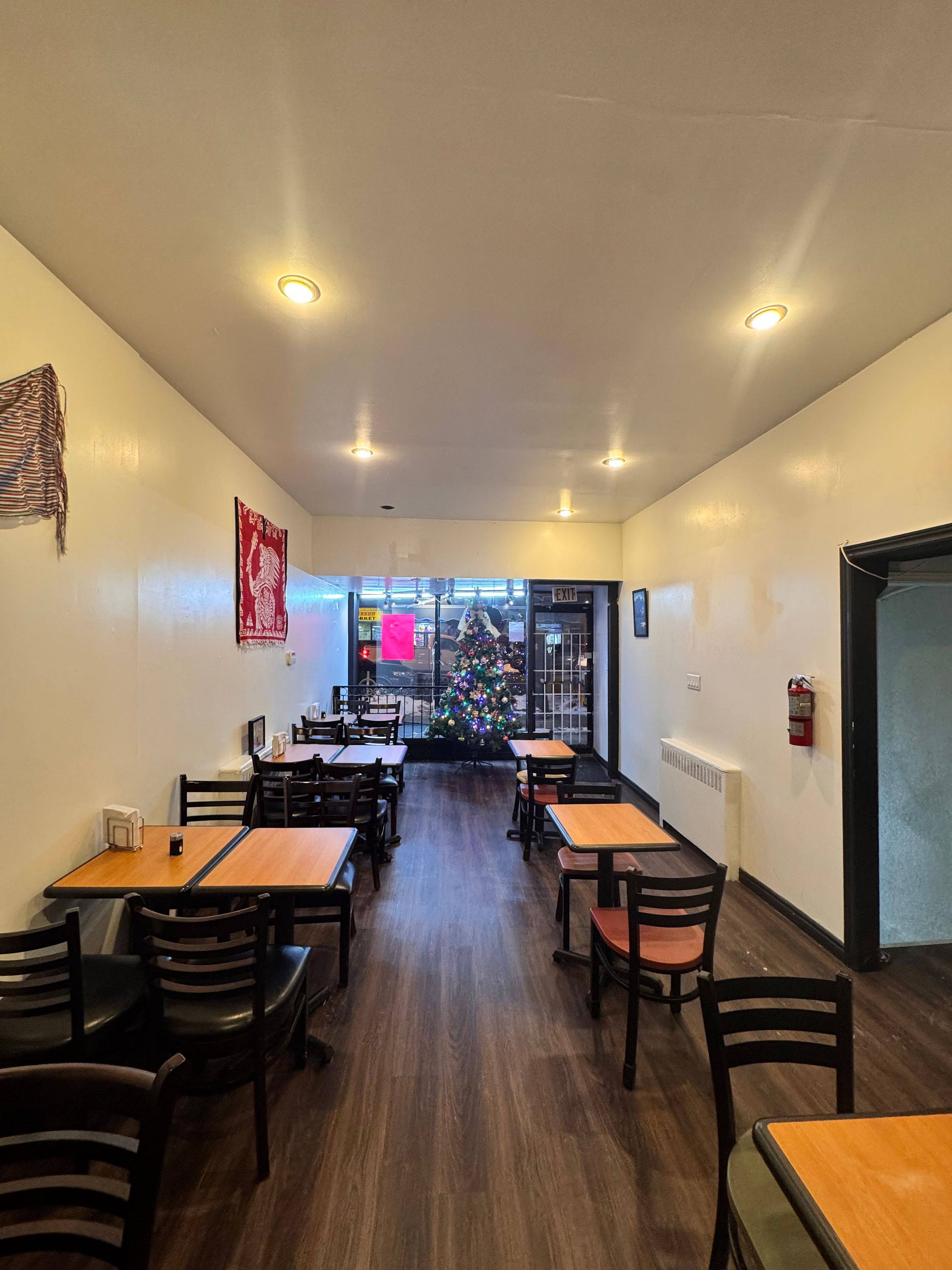 Toronto W04, ON M6E 2G8,1550 Eglinton AVE W