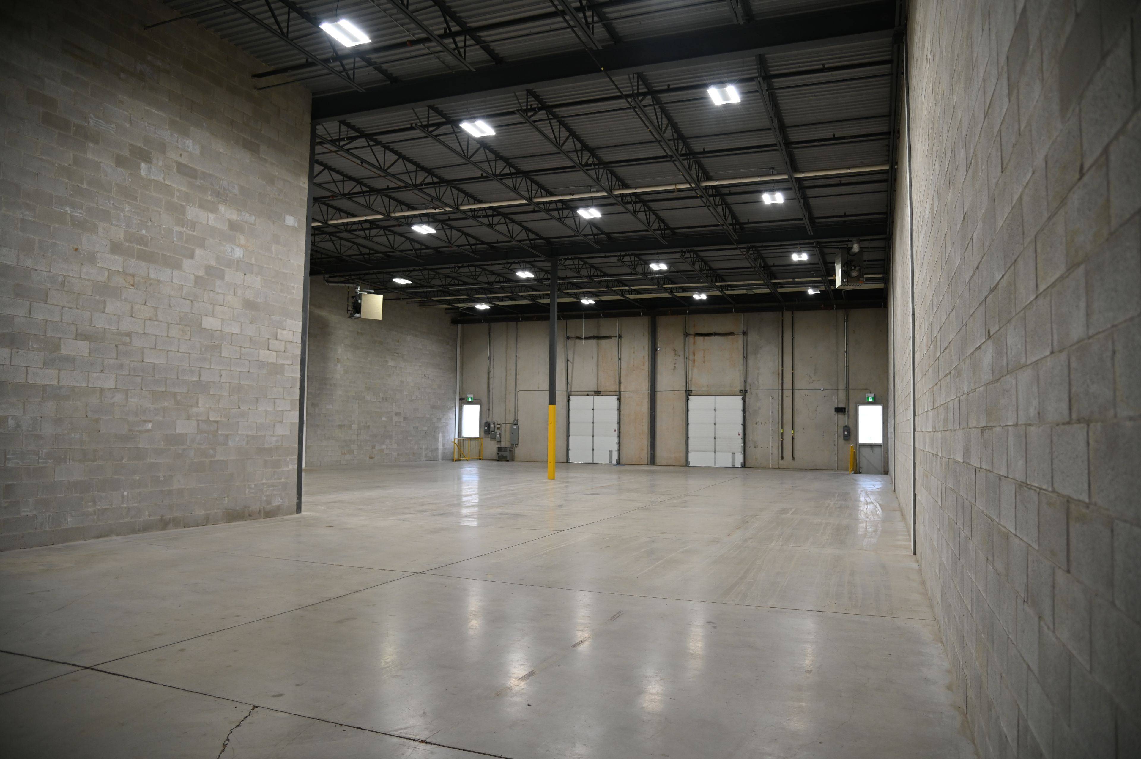 Mississauga, ON L5L 5Y6,3330 Ridgeway DR #13-14