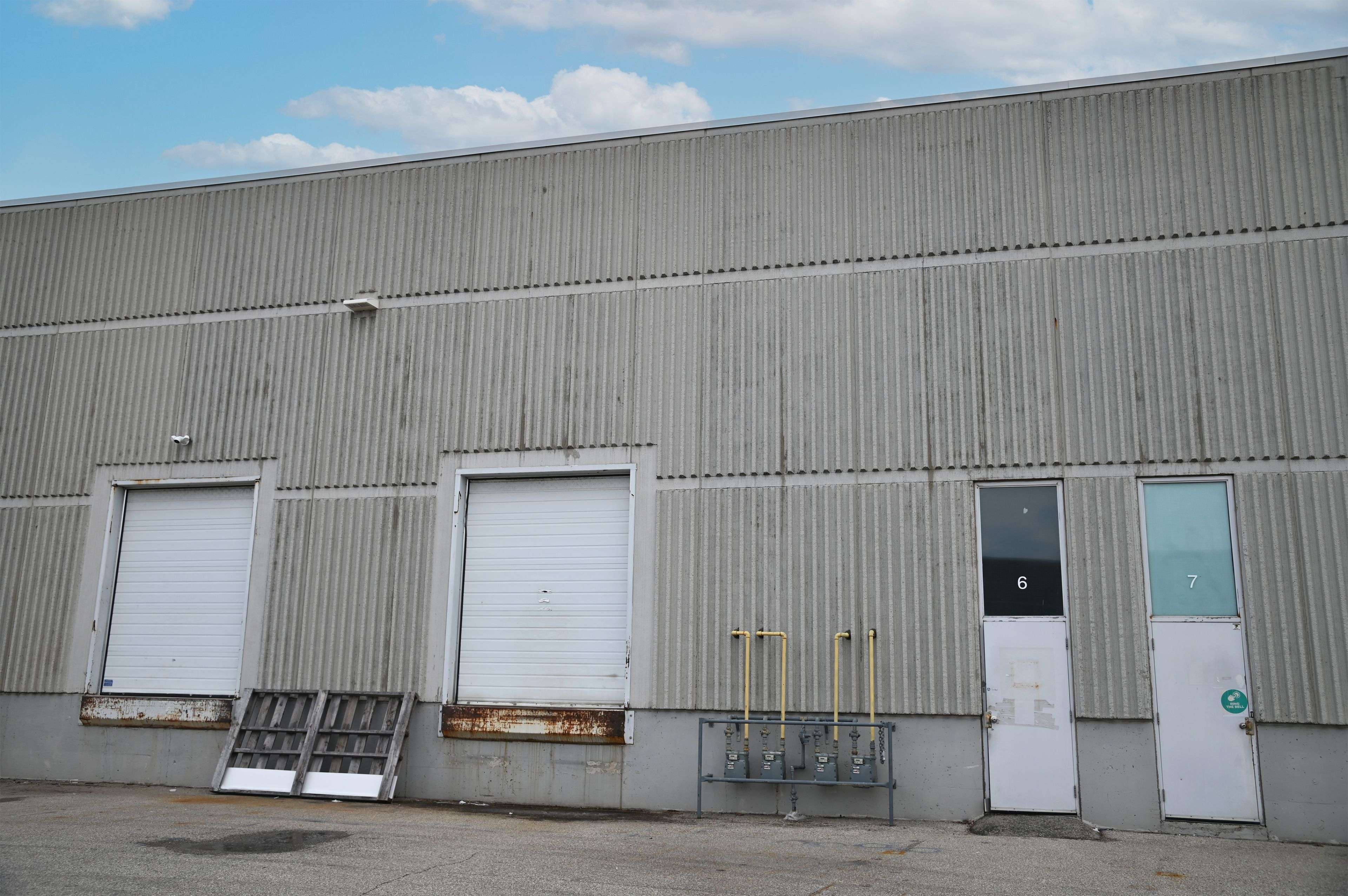 Mississauga, ON L5L 0A3,3600A Laird RD #6