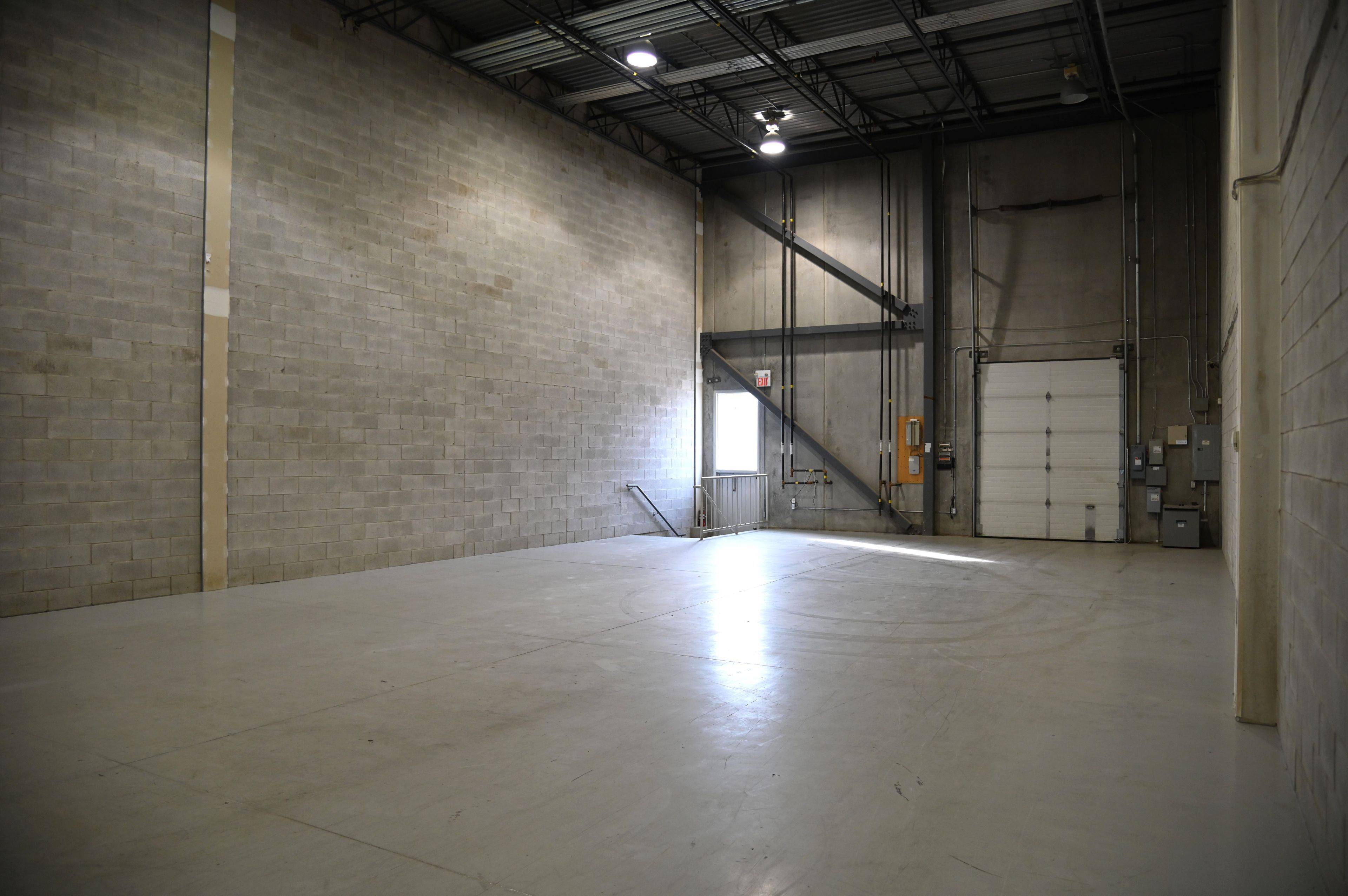 Mississauga, ON L5L 0A3,3600A Laird RD #6