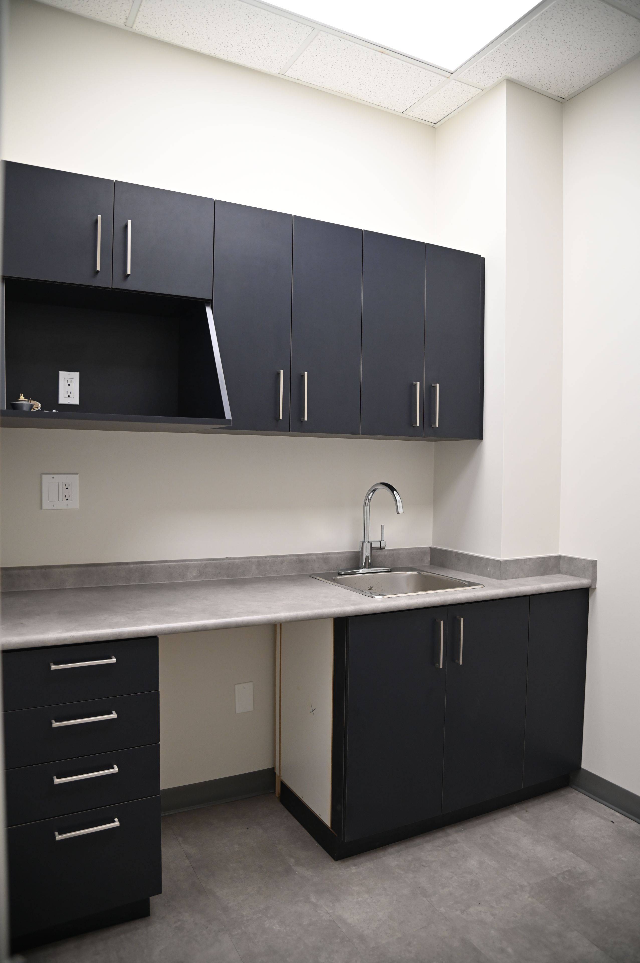 Mississauga, ON L5L 5Z3,4100A Sladeview CRES #1-2