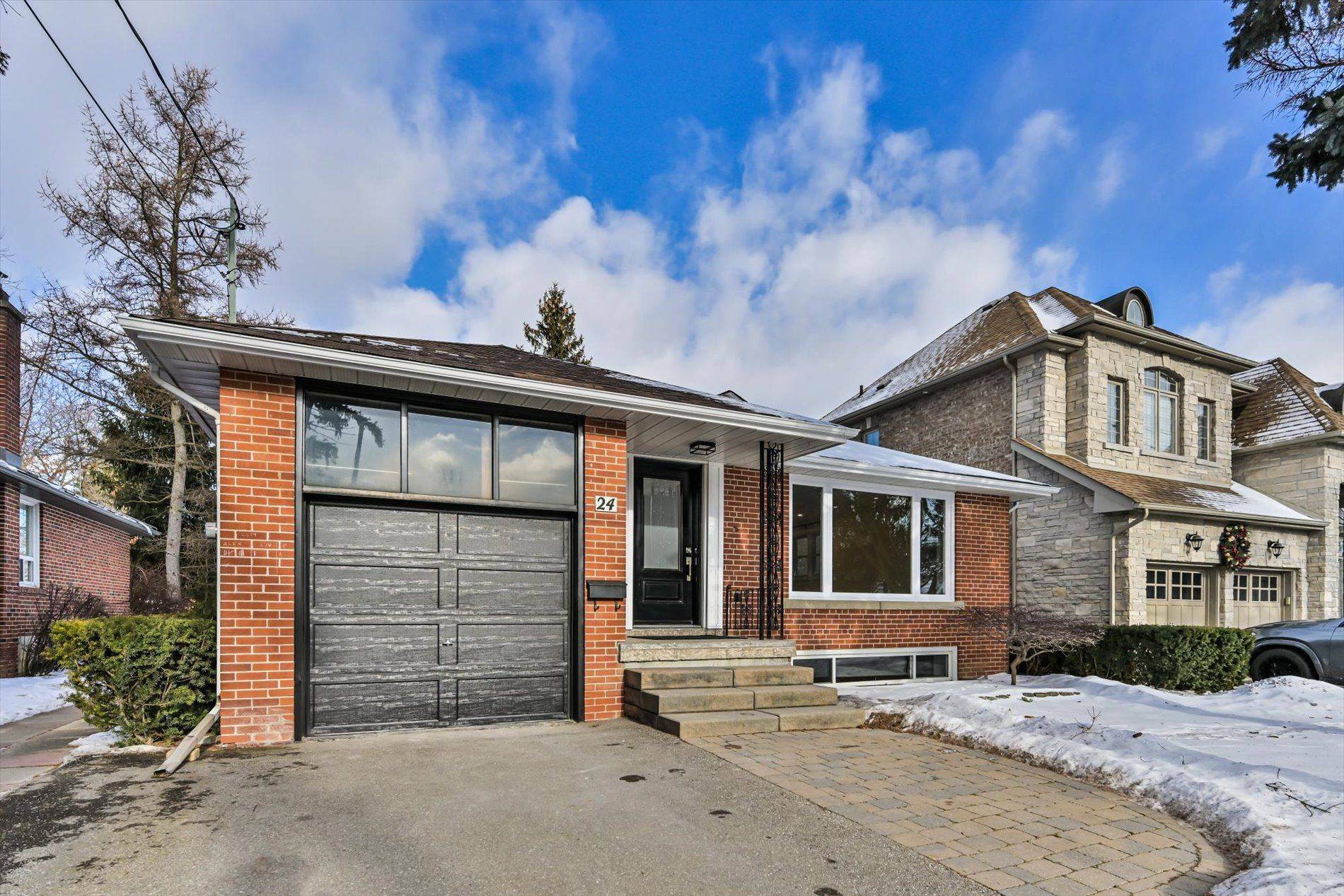 Toronto W08, ON M9B 2C6,24 Wingrove HL