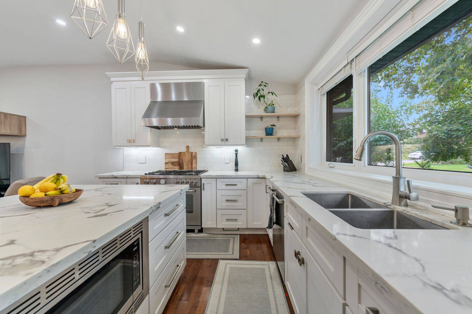 Toronto W09, ON M9R 2N5,41 Waterford DR