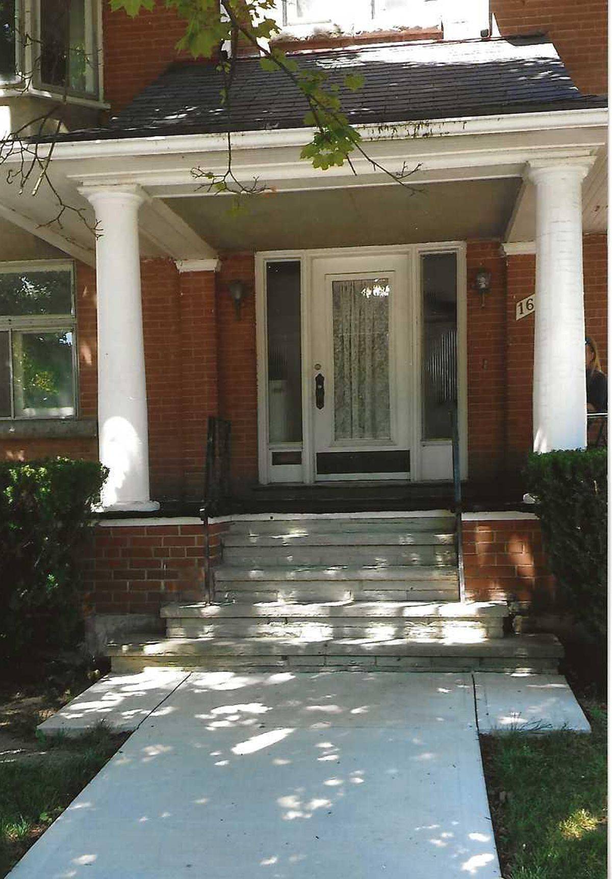 Brampton, ON L6W 1Y2,16 Wellington ST E