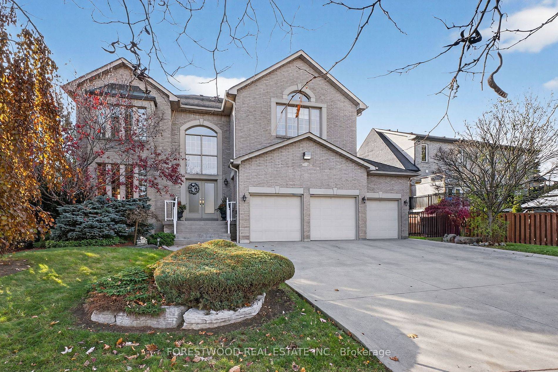 Mississauga, ON L4W 3V7,971 Lovingston CRES