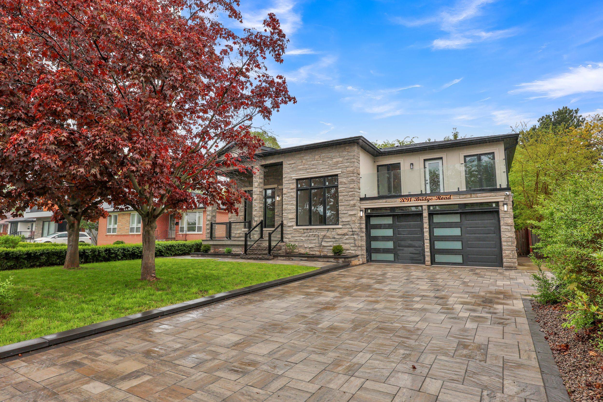 Oakville, ON L6L 2E8,2091 BRIDGE RD