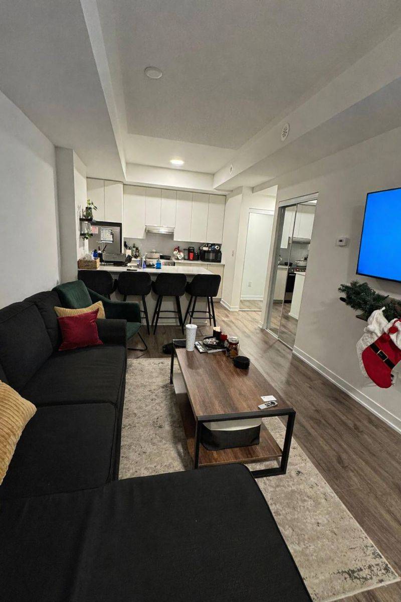 Toronto W04, ON M6M 0B9,140 Canon Jackson DR #111