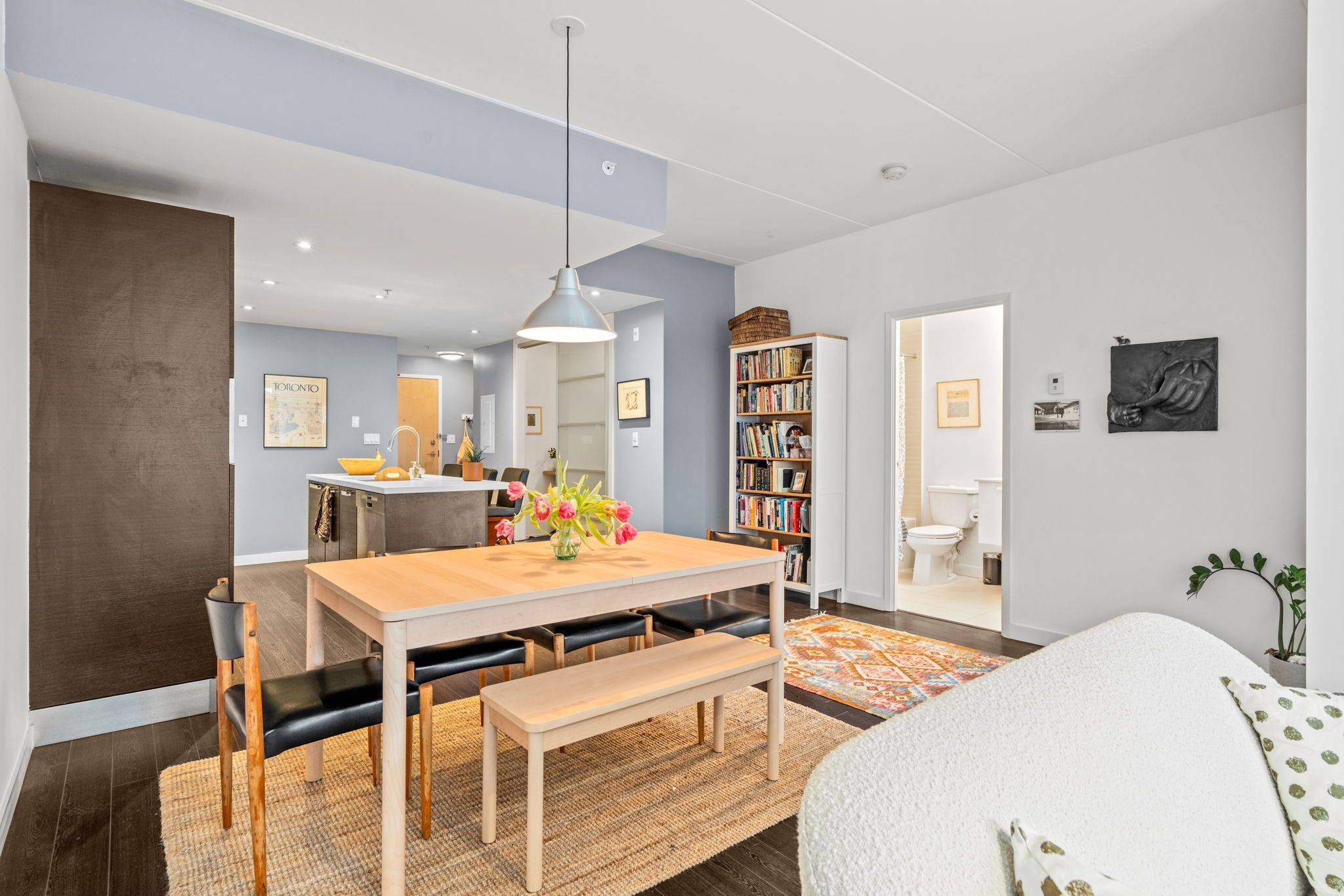 Toronto W02, ON M6S 2C4,588 Annette ST #205