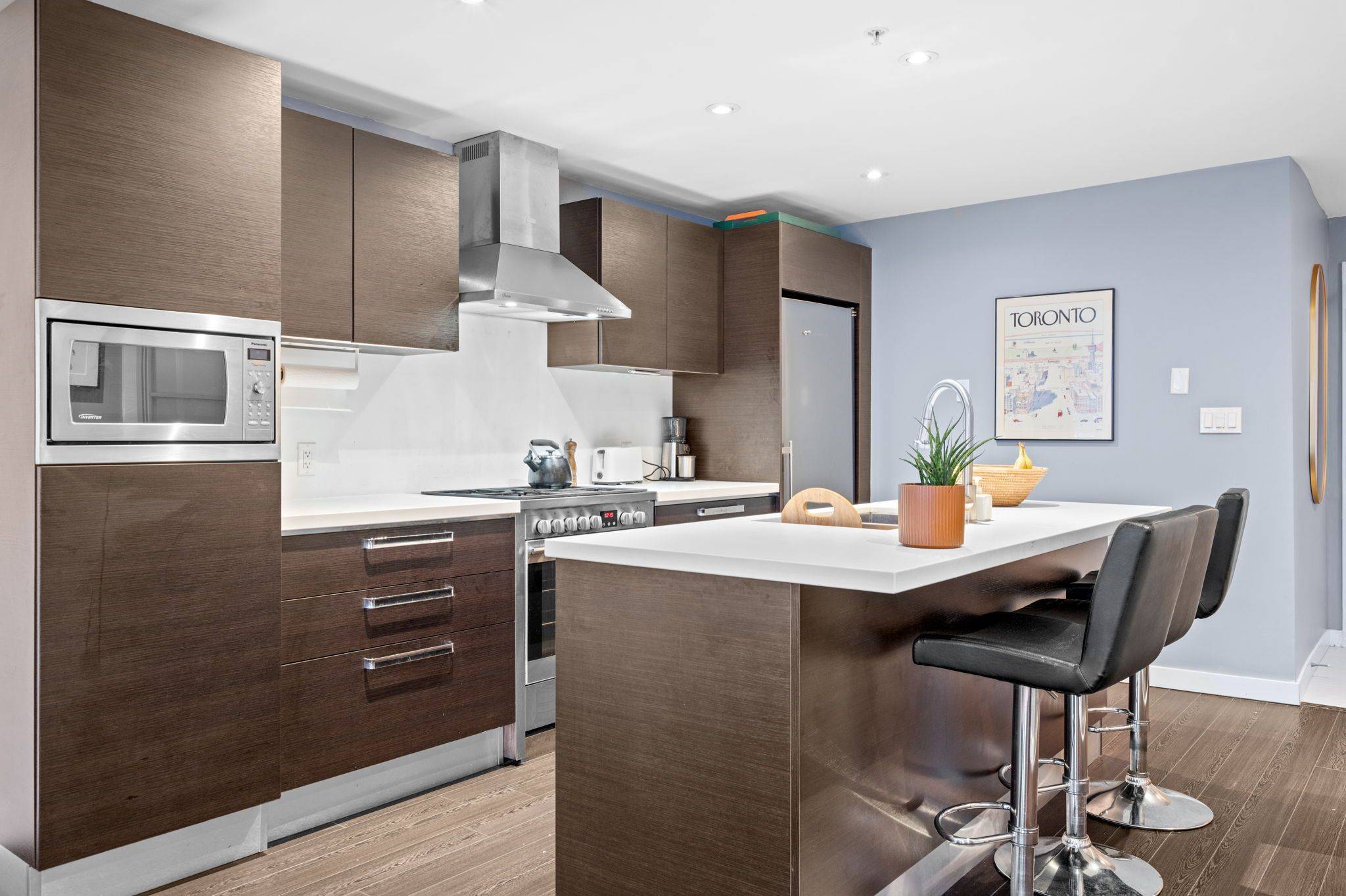 Toronto W02, ON M6S 2C4,588 Annette ST #205