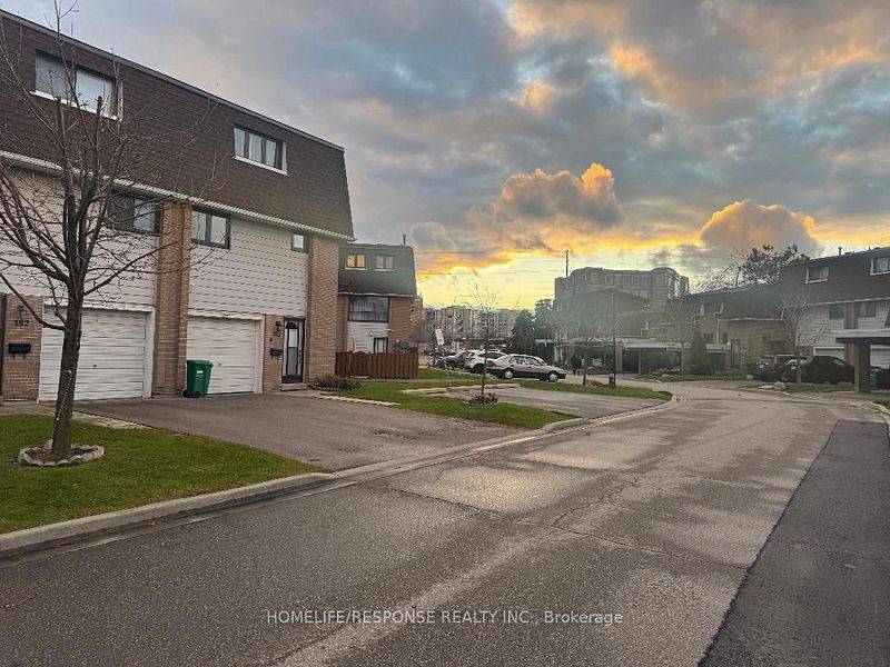 Brampton, ON L6T 2X3,475 Bramalea RD #181