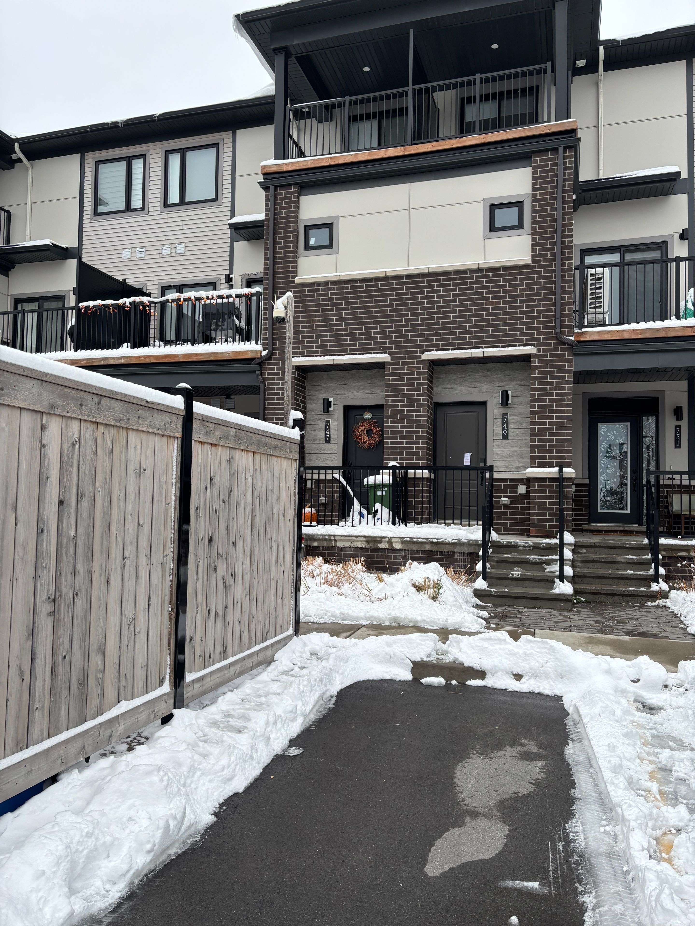 Barrhaven, ON K2J 4J7,747 Chromite Private #54