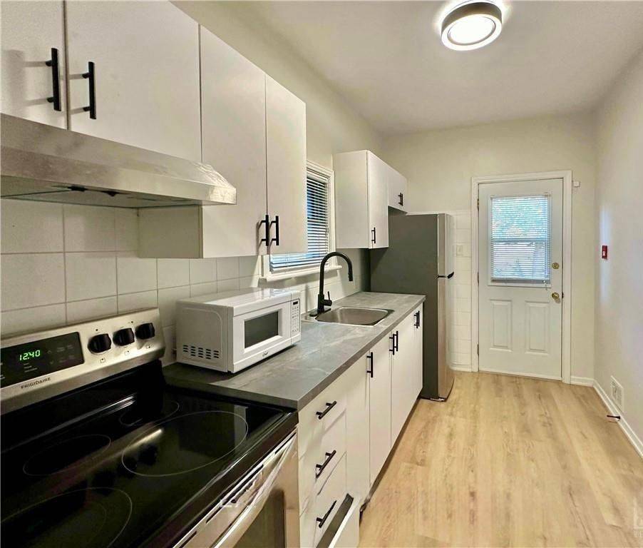 New Edinburgh - Lindenlea, ON K1M 1X6,162 IVY CRES #2