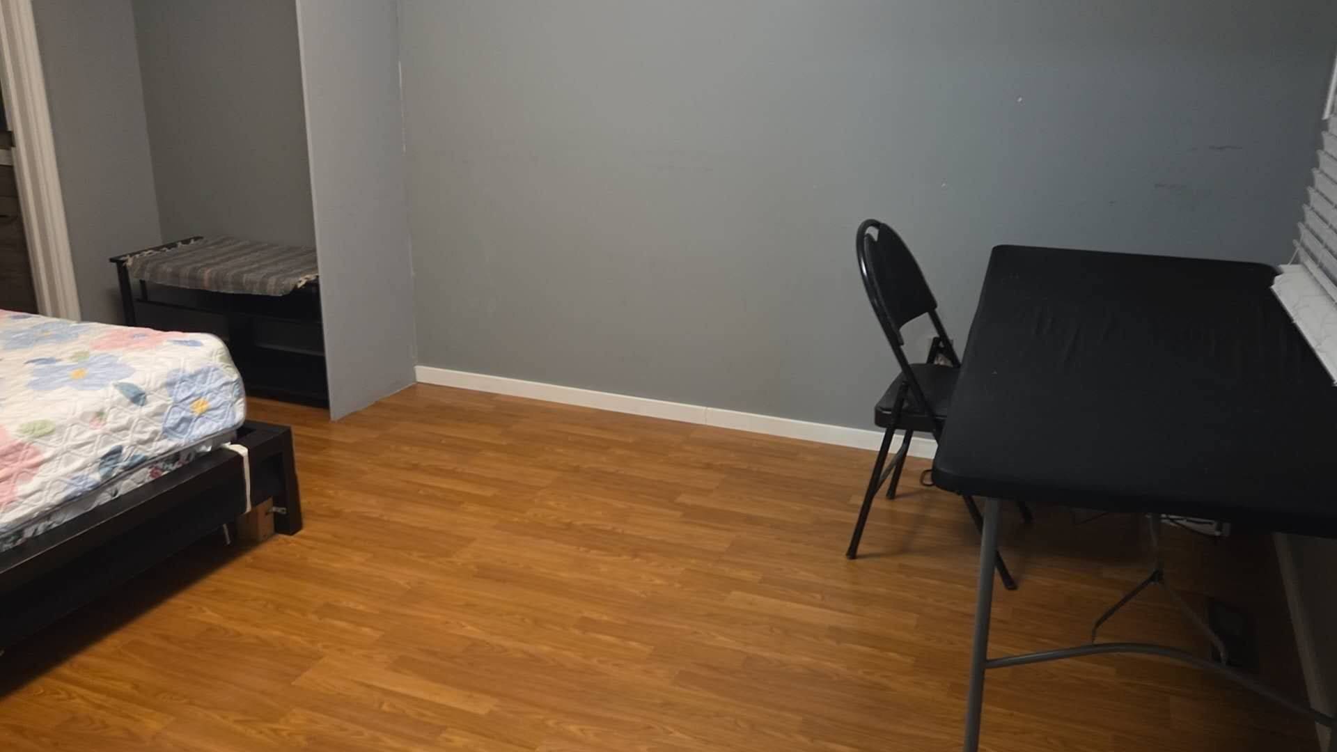 London East, ON N5Y 5A9,1274 Delphi RD