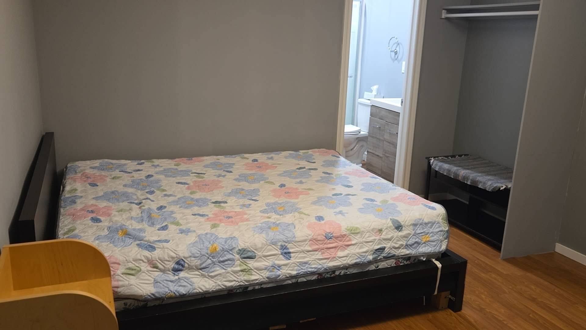 London East, ON N5Y 5A9,1274 Delphi RD