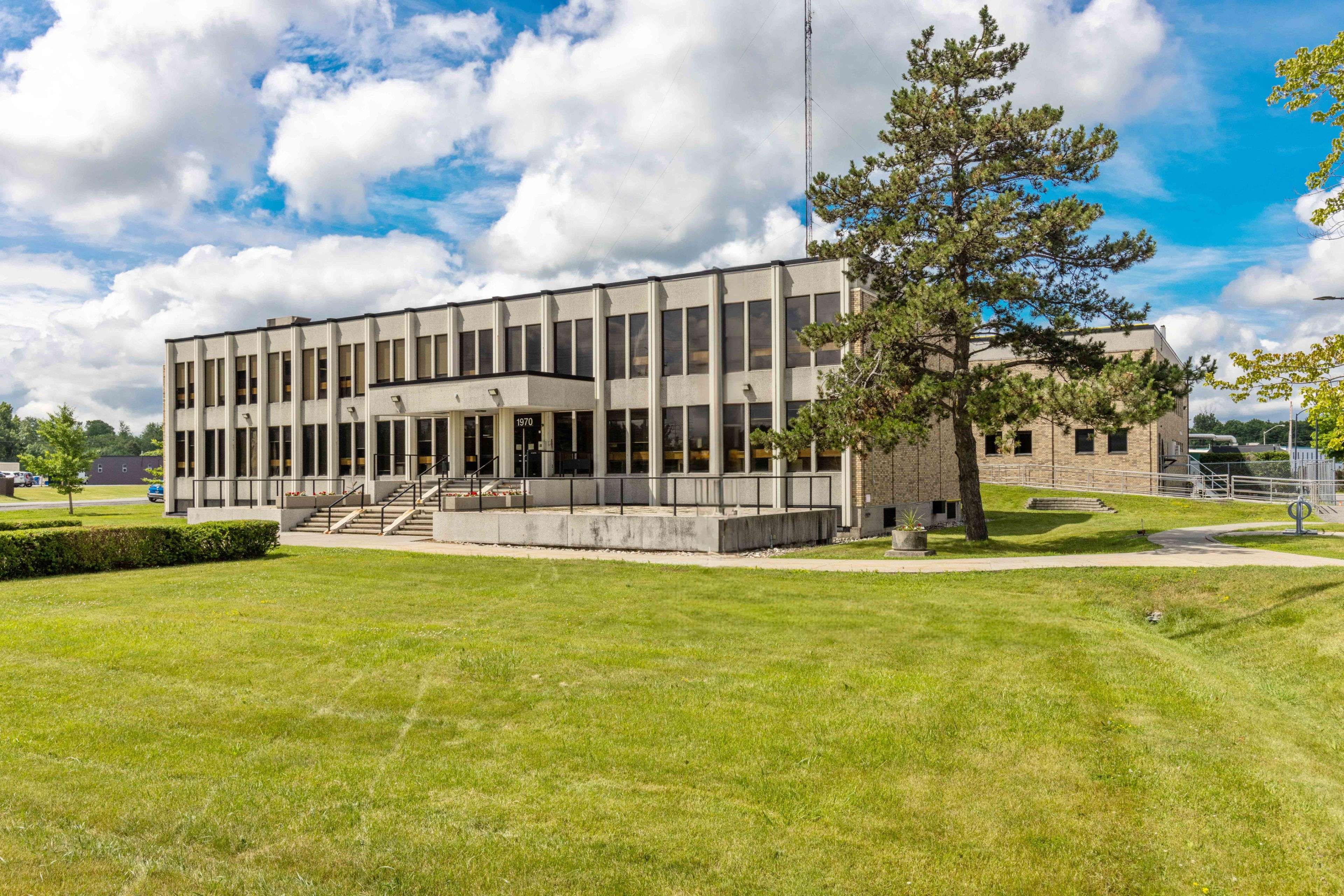 Tanglewood - Grenfell Glen - Pineglen, ON K2G 6Y9,1970 Merivale RD #103A & 103B