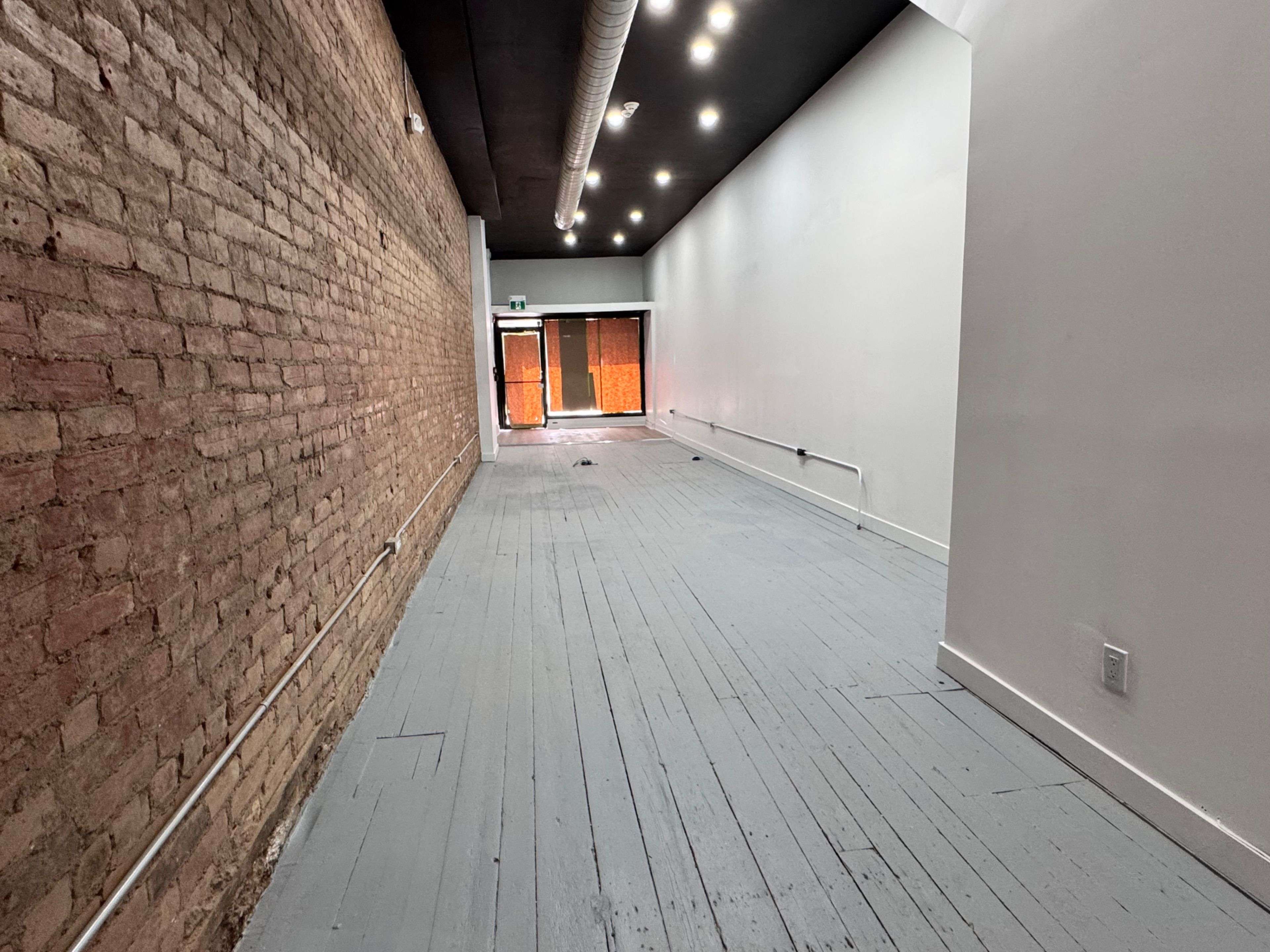 Hamilton, ON L8N 1B3,181 King ST