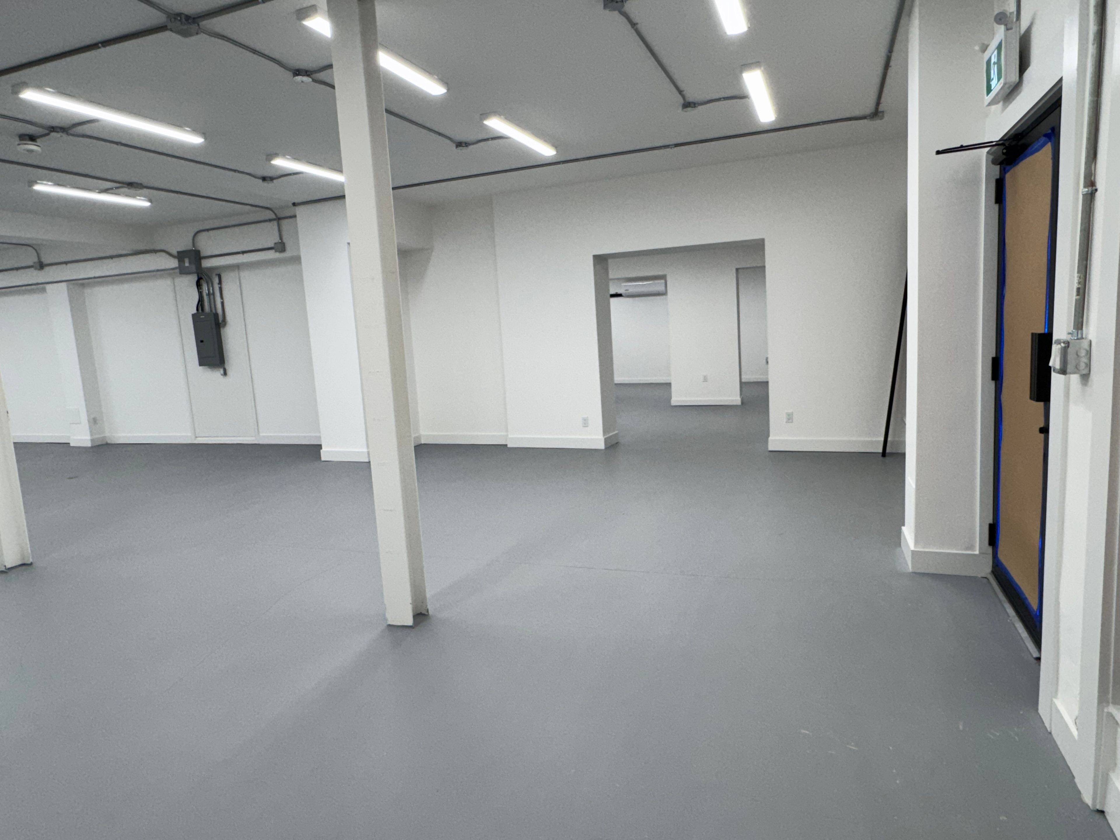 Hamilton, ON L8L 3E6,1068 Barton ST E