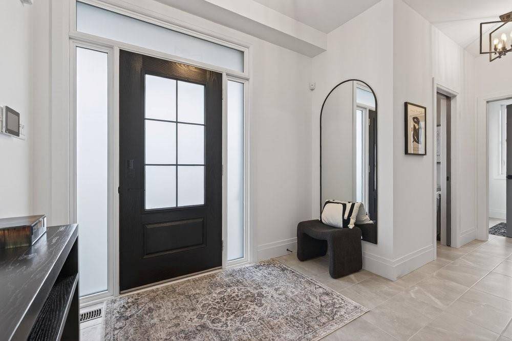 Hamilton, ON L8E 0C1,100 Watershore DR #7