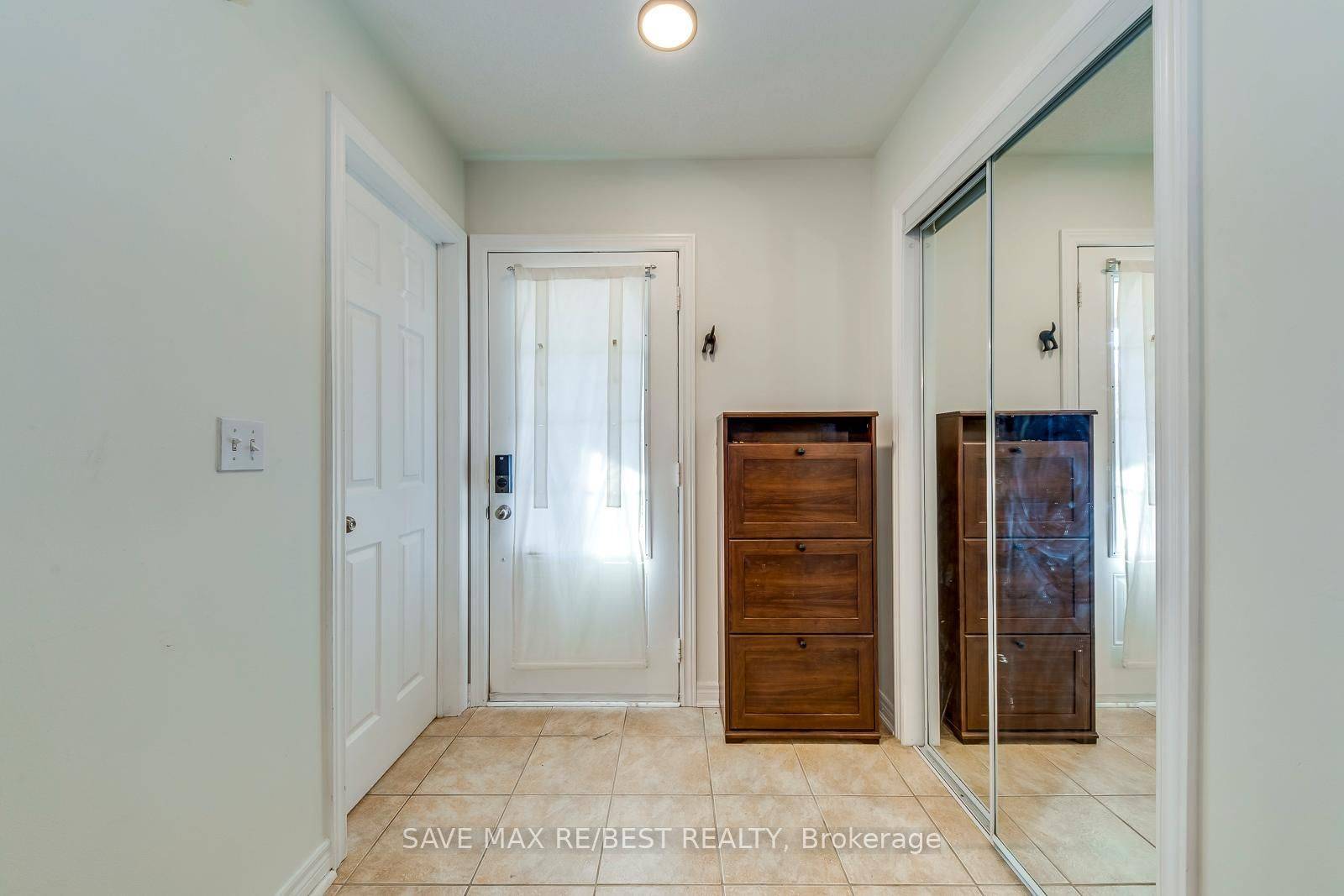 Hamilton, ON L8B 0R6,67 Golden Iris CRES