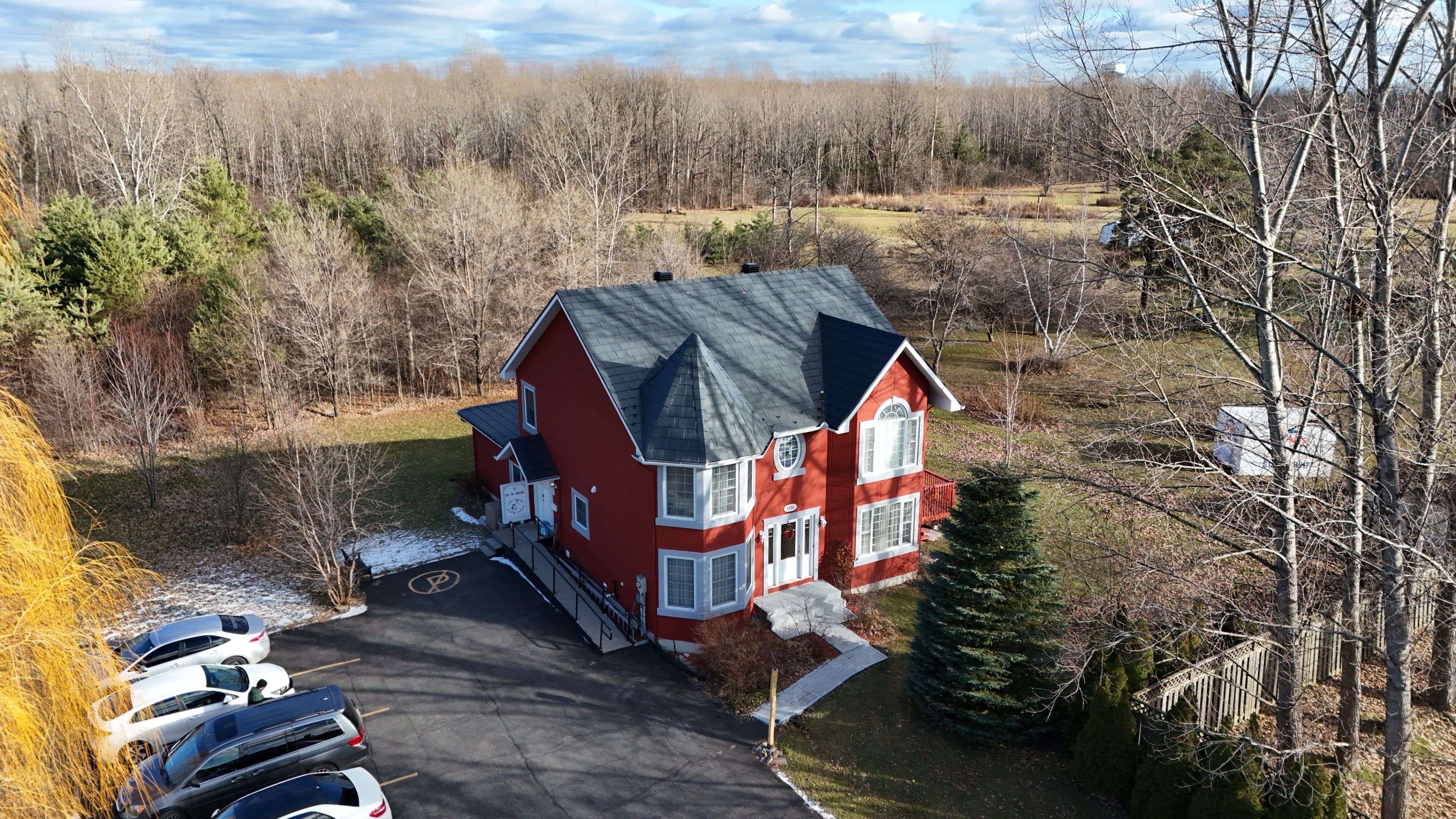 Cornwall, ON K6K 1A1,2135 Pitt ST