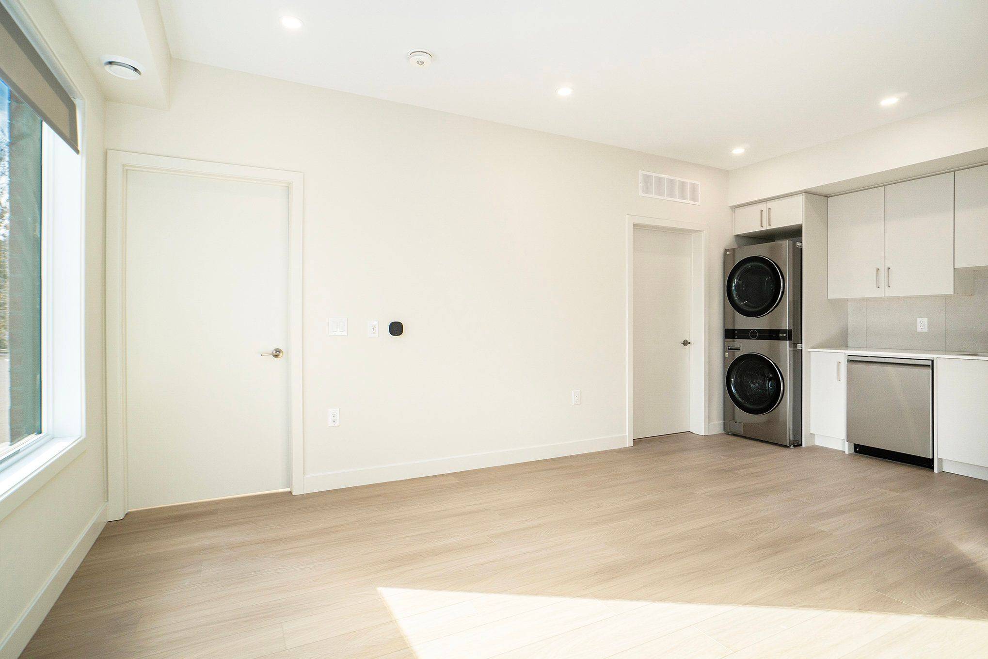 Vanier And Kingsview Park, ON K1L 7Z4,158 Laval ST