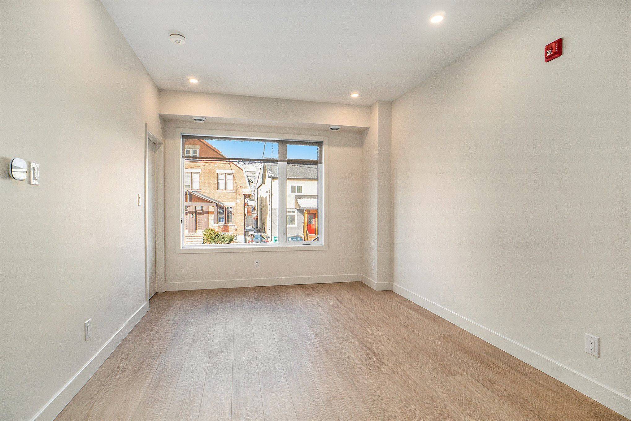 Vanier And Kingsview Park, ON K1L 7Z4,158 Laval ST #7