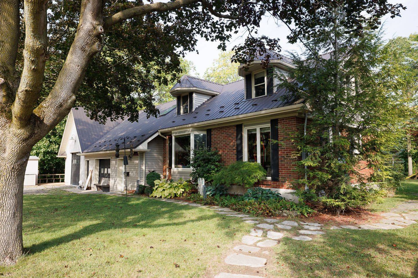 St. Thomas, ON N5P 3B9,297 Alma ST