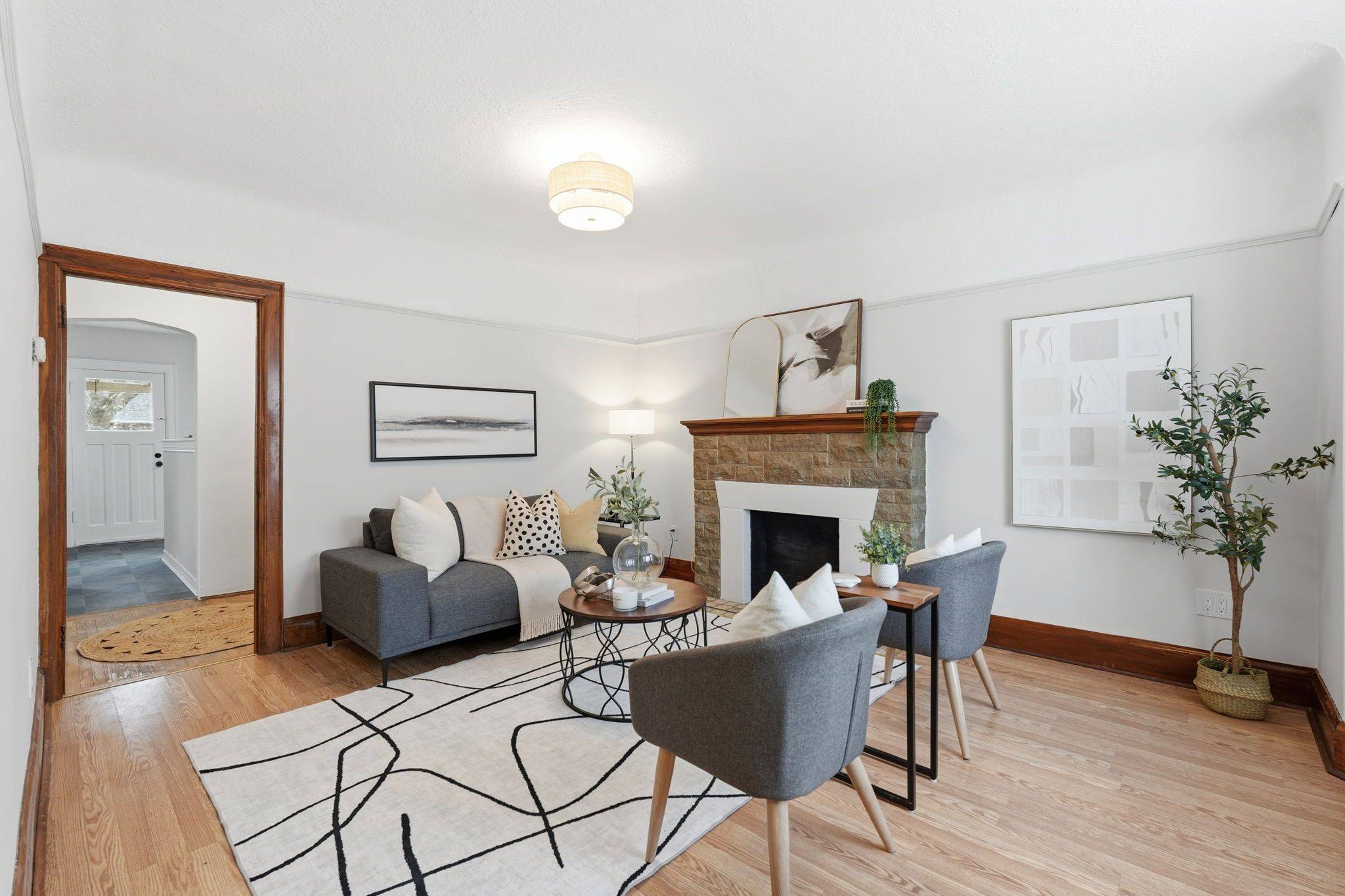 Hamilton, ON L8H 5E6,48 Weir ST N