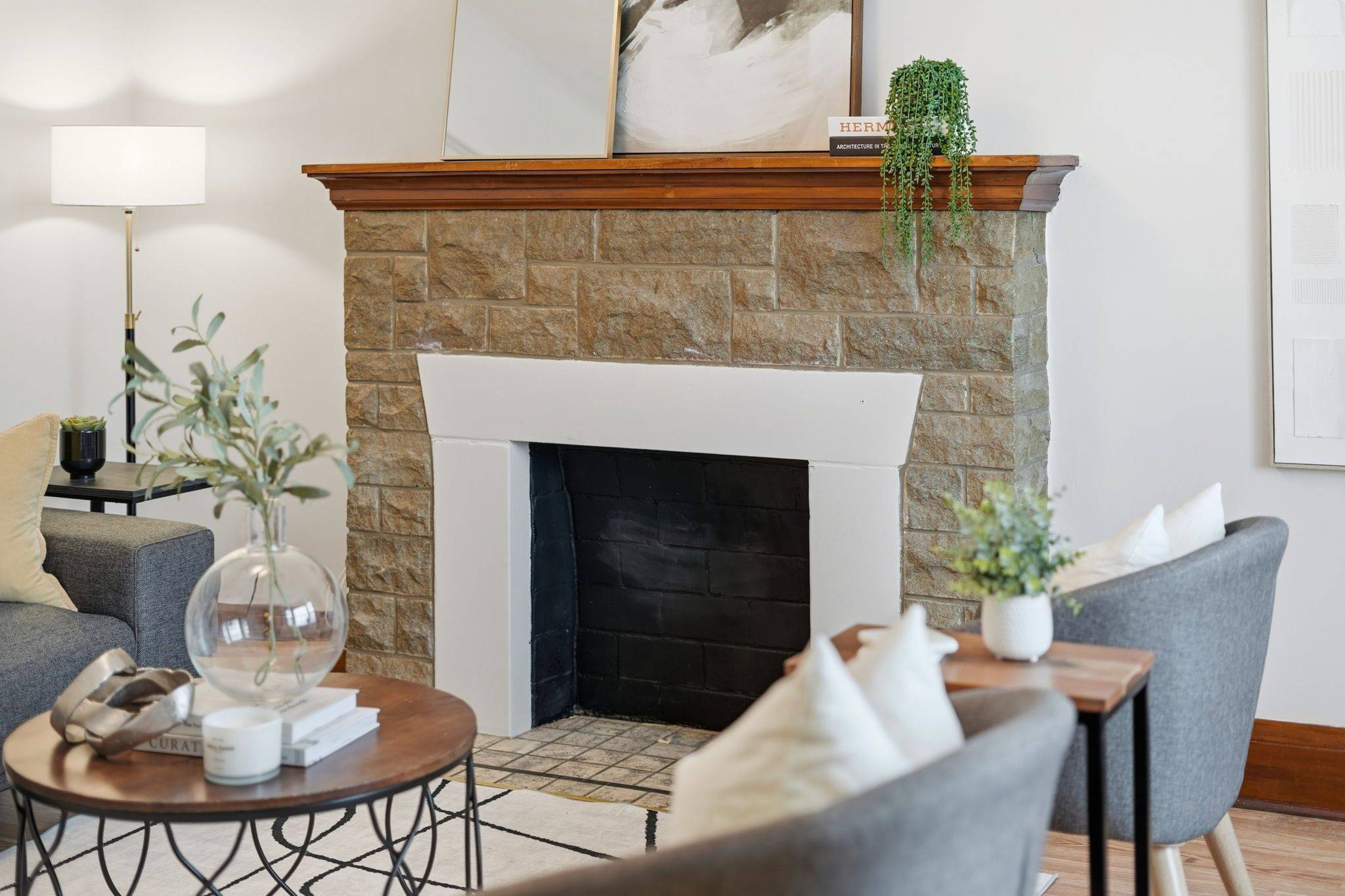 Hamilton, ON L8H 5E6,48 Weir ST N