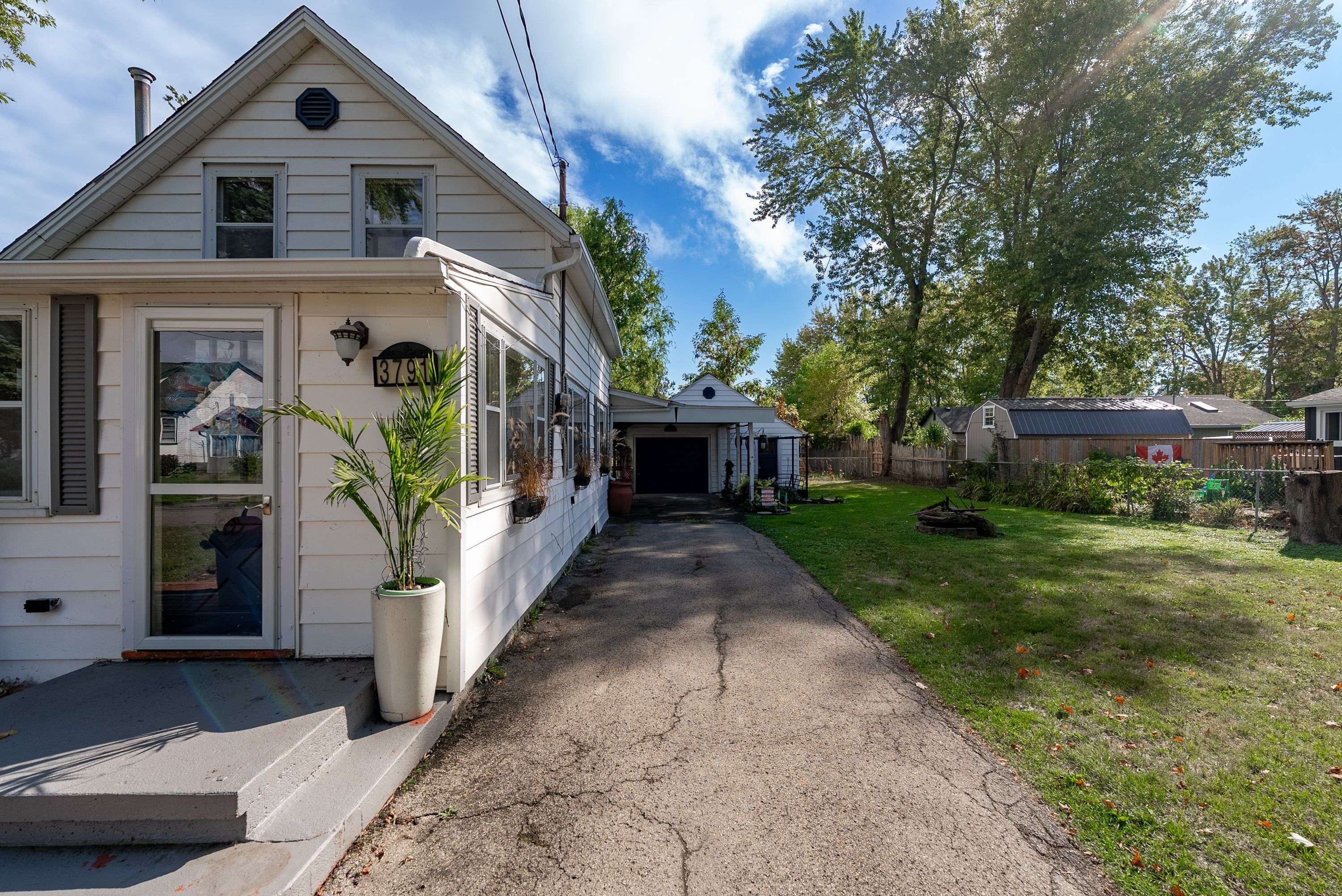 Fort Erie, ON L0S 1B0,3791 Fairfield AVE