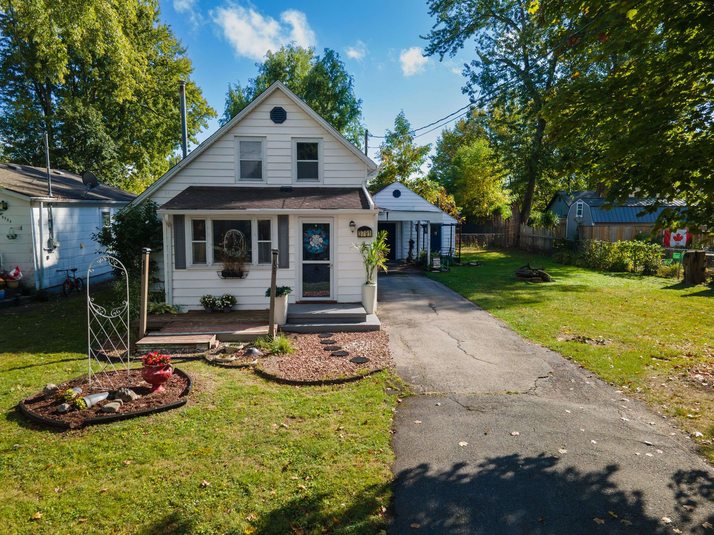 Fort Erie, ON L0S 1B0,3791 Fairfield AVE