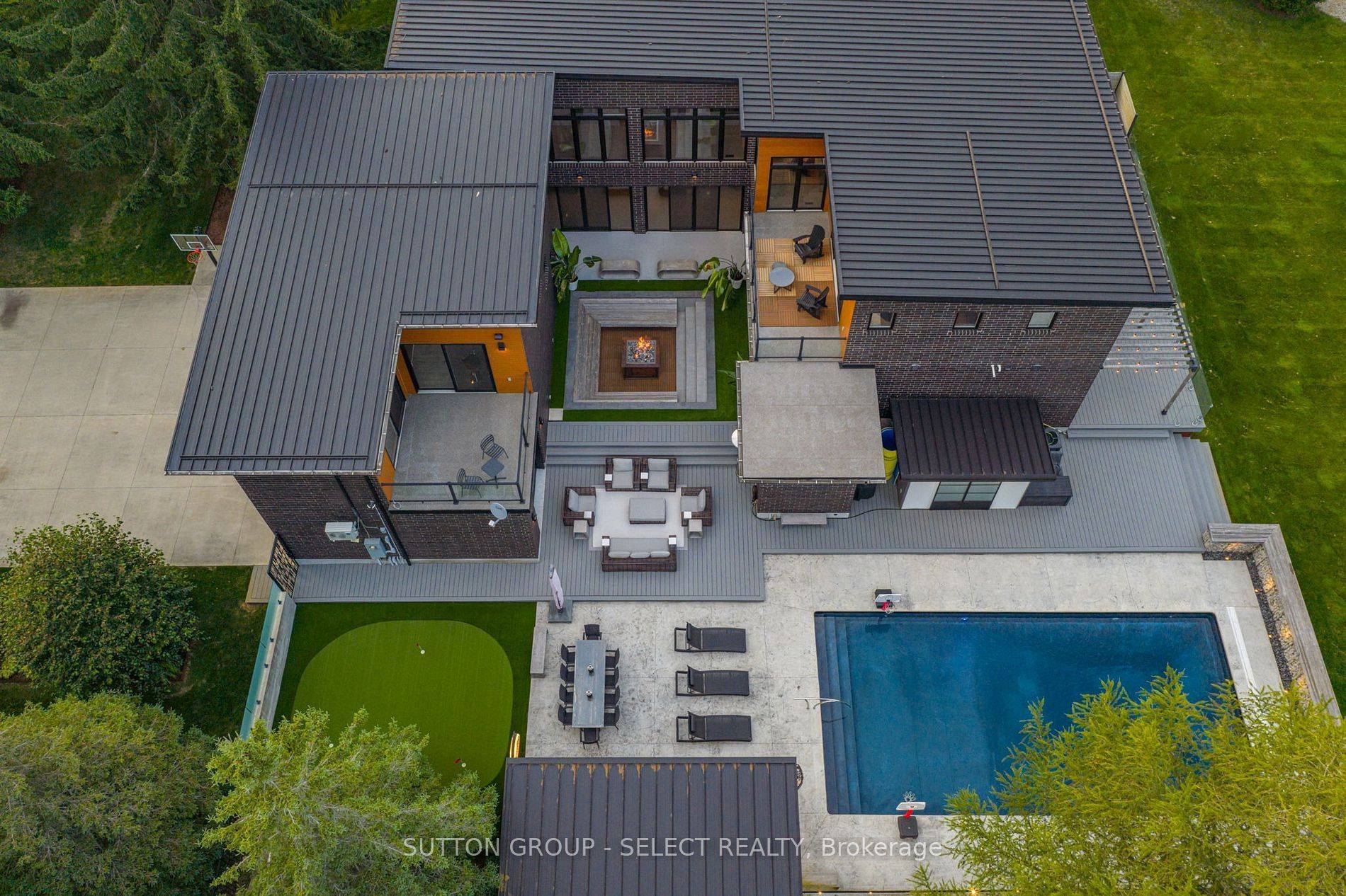 London South, ON N6K 4R8,9385 ELVIAGE DR