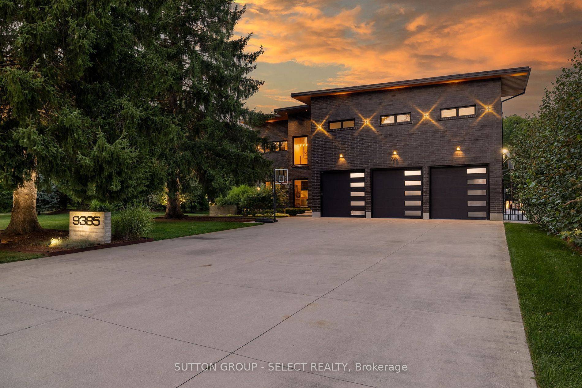 London South, ON N6K 4R8,9385 ELVIAGE DR