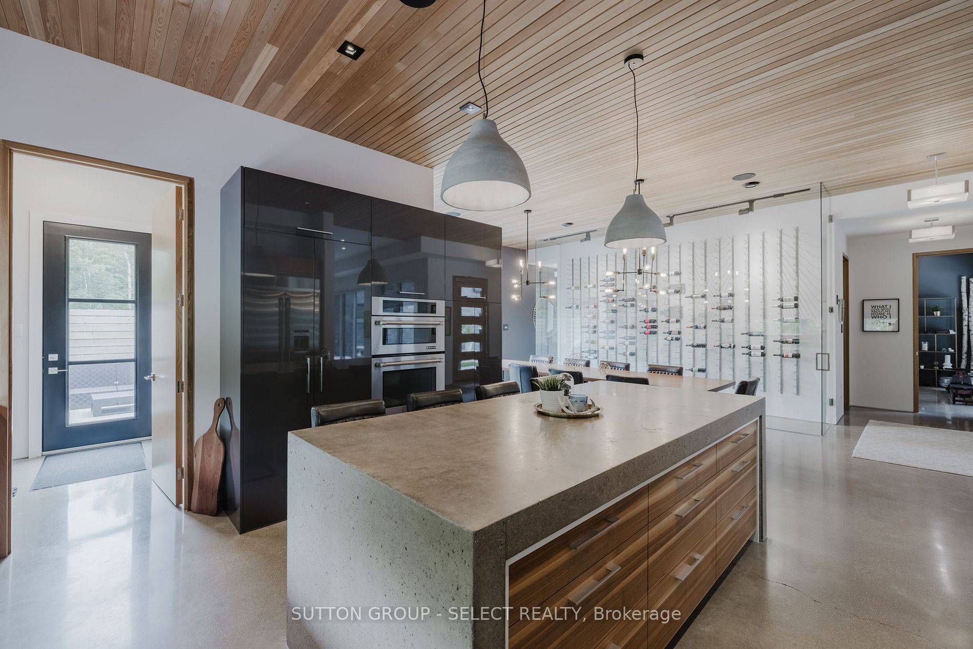 London South, ON N6K 4R8,9385 ELVIAGE DR