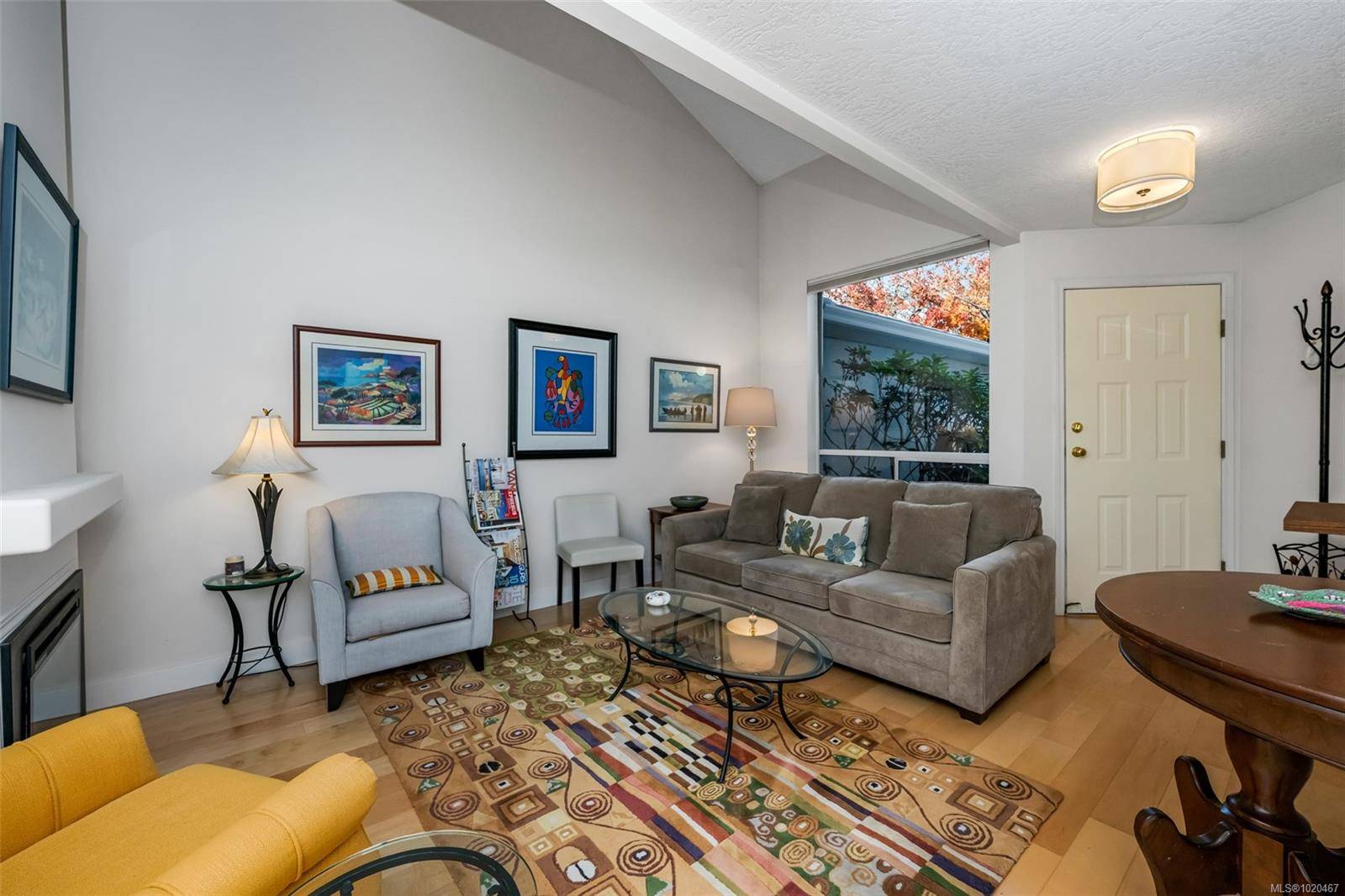 Victoria, BC V8R 2B9,1769 Bay St