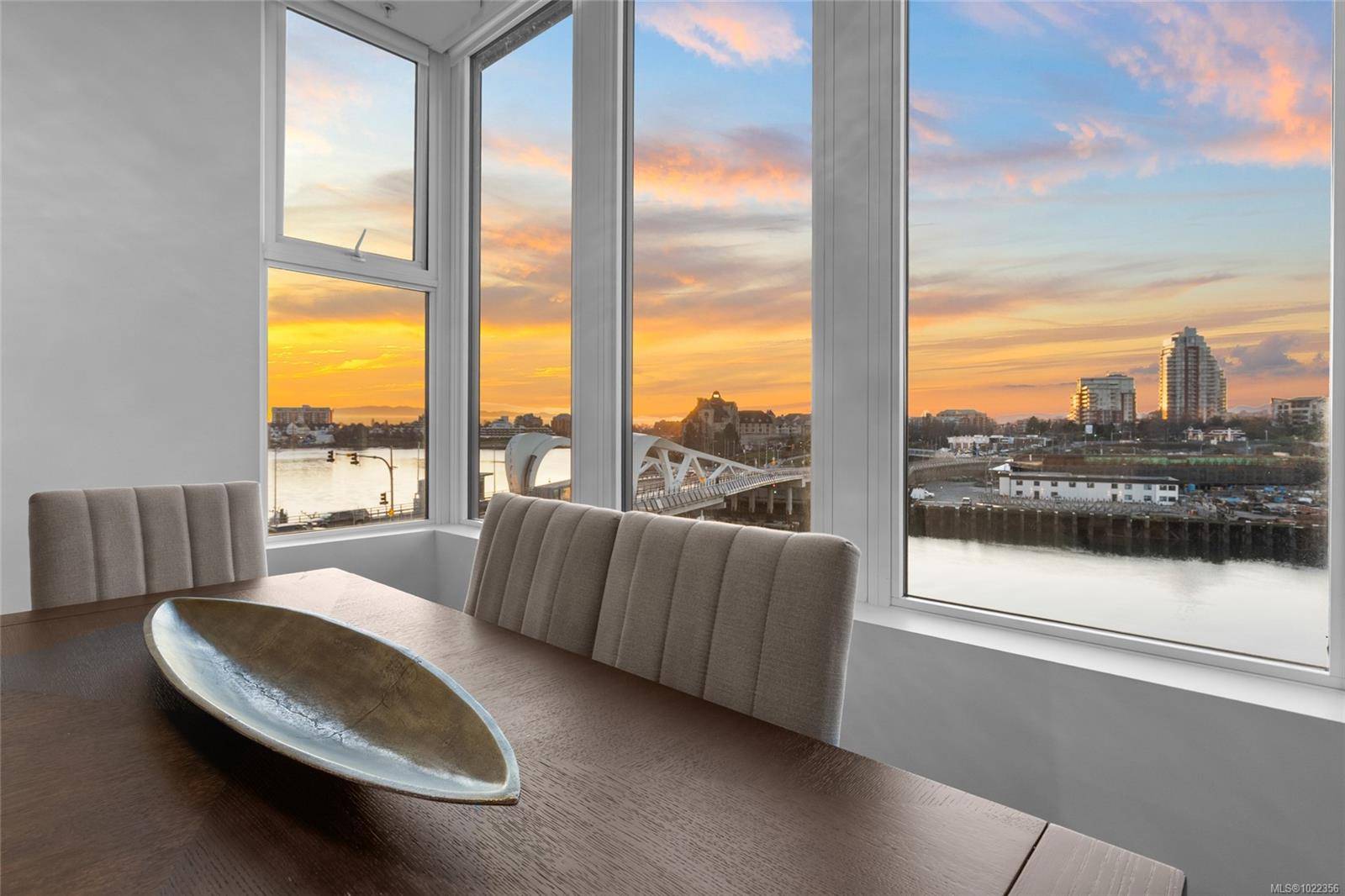 Victoria, BC V8W 0H1,1628 Store St #725