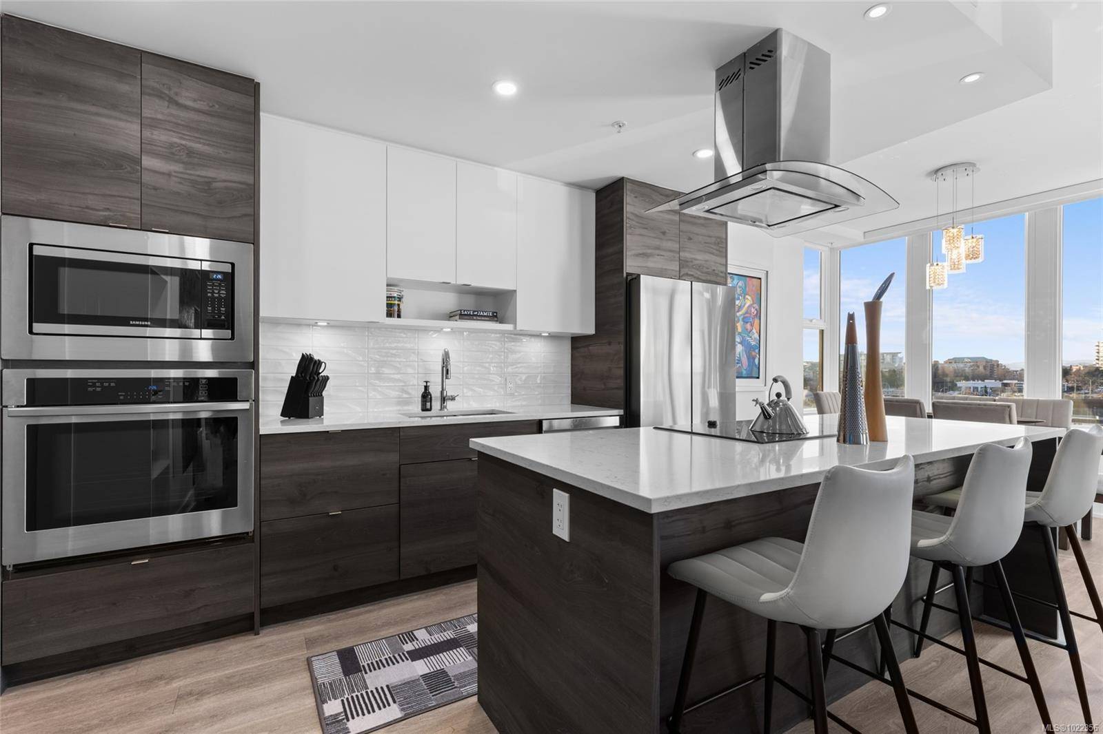 Victoria, BC V8W 0H1,1628 Store St #725