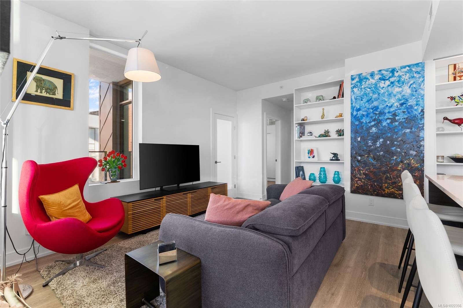 Victoria, BC V8W 0H1,1628 Store St #725