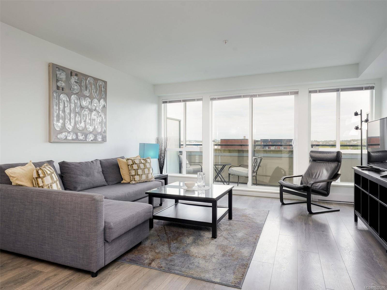 Victoria, BC V8W 0C5,517 Fisgard St #405