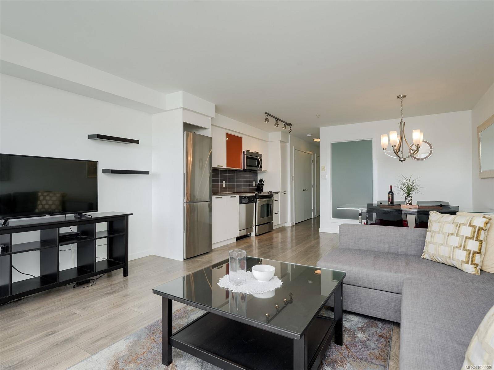 Victoria, BC V8W 0C5,517 Fisgard St #405