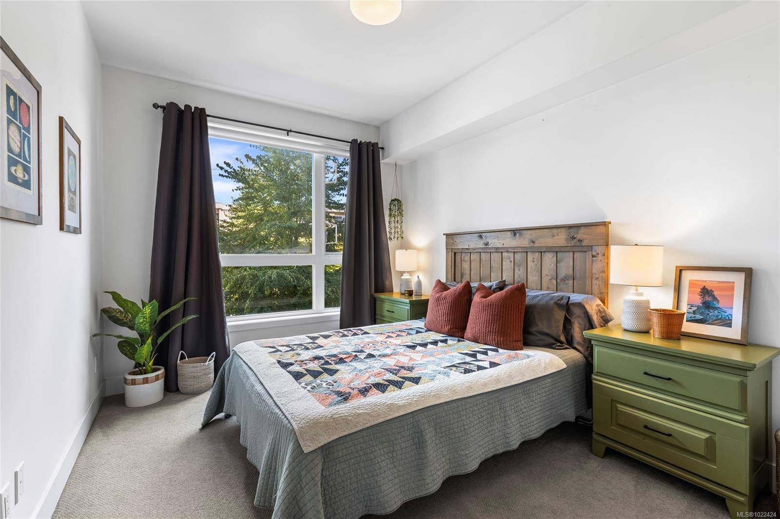 Victoria, BC V9A 1A6,317 Burnside Rd E #201