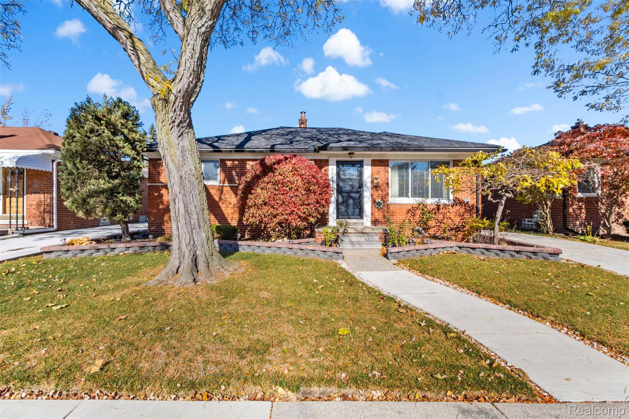 St. Clair Shores, MI 48080,22417 Carolina ST