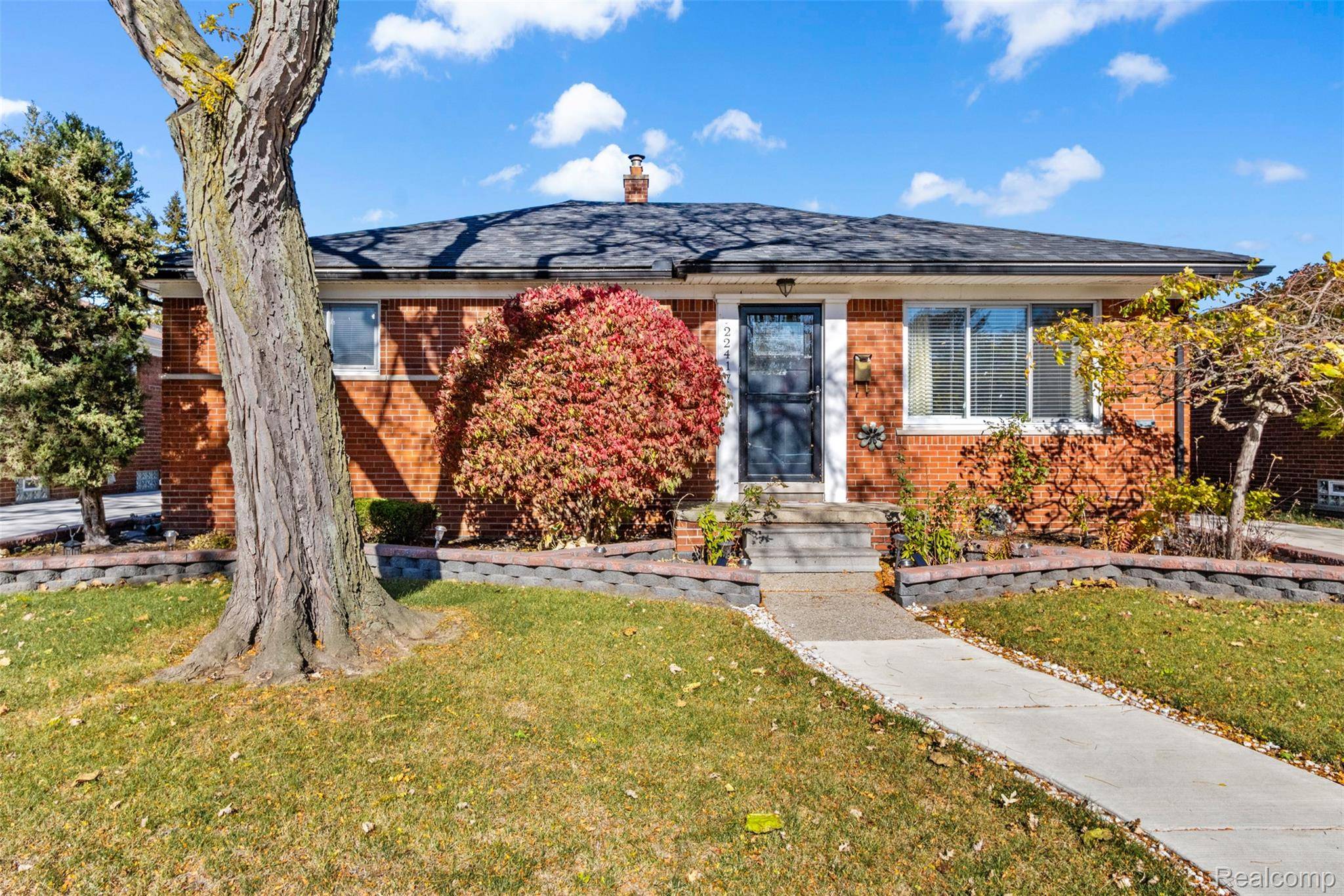 St. Clair Shores, MI 48080,22417 Carolina ST