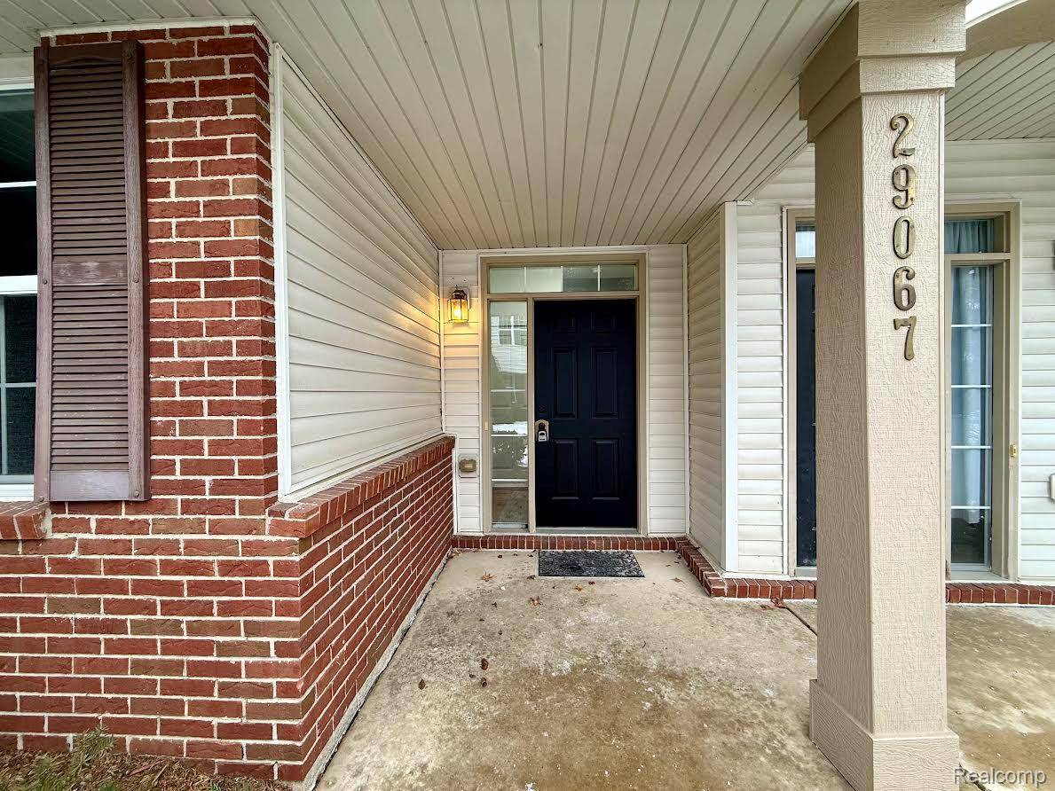 Romulus, MI 48174,29067 Cullen DR