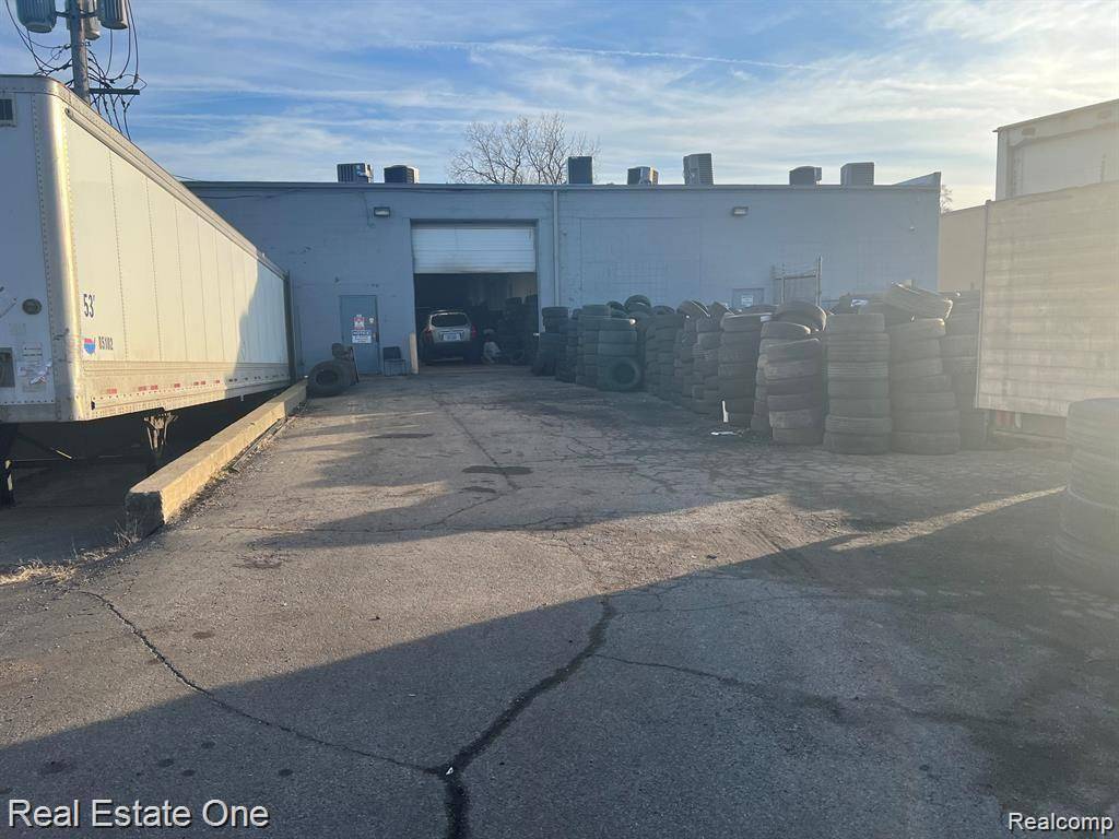 Warren, MI 48091,2417 JOHN B