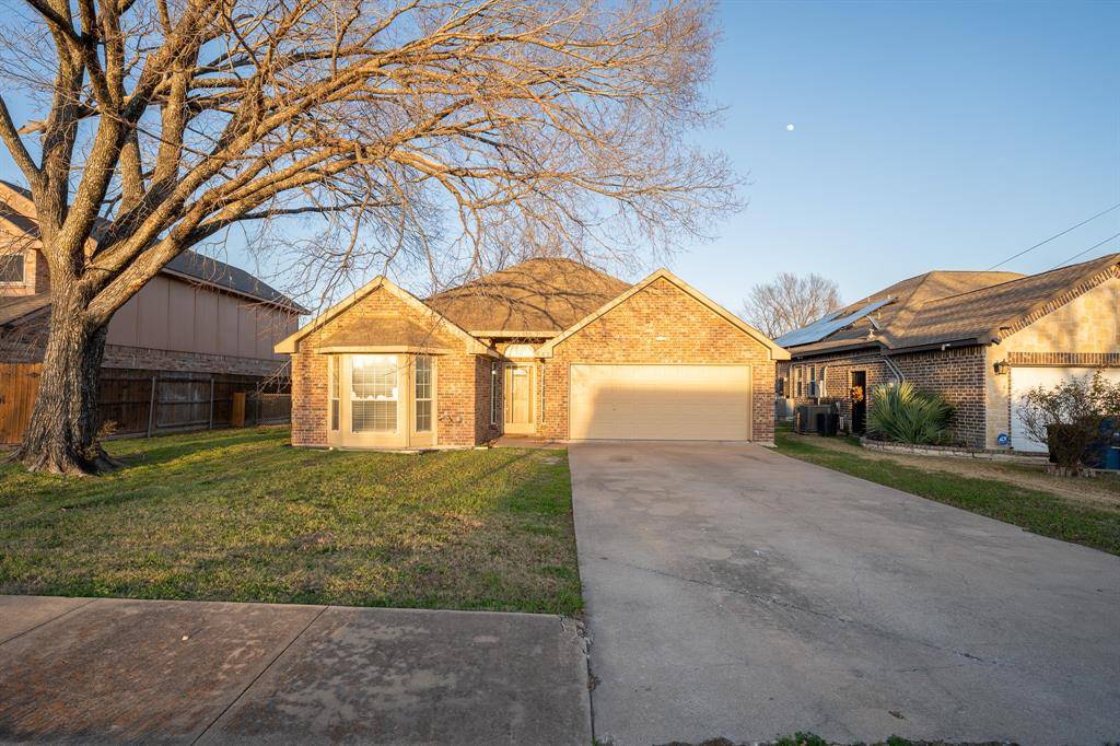Forney, TX 75126,902 E Aimee Street