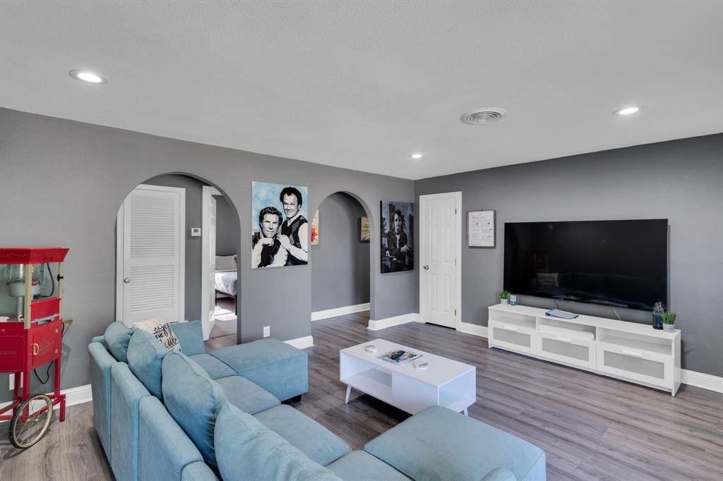 Fort Worth, TX 76133,5709 Wales Avenue